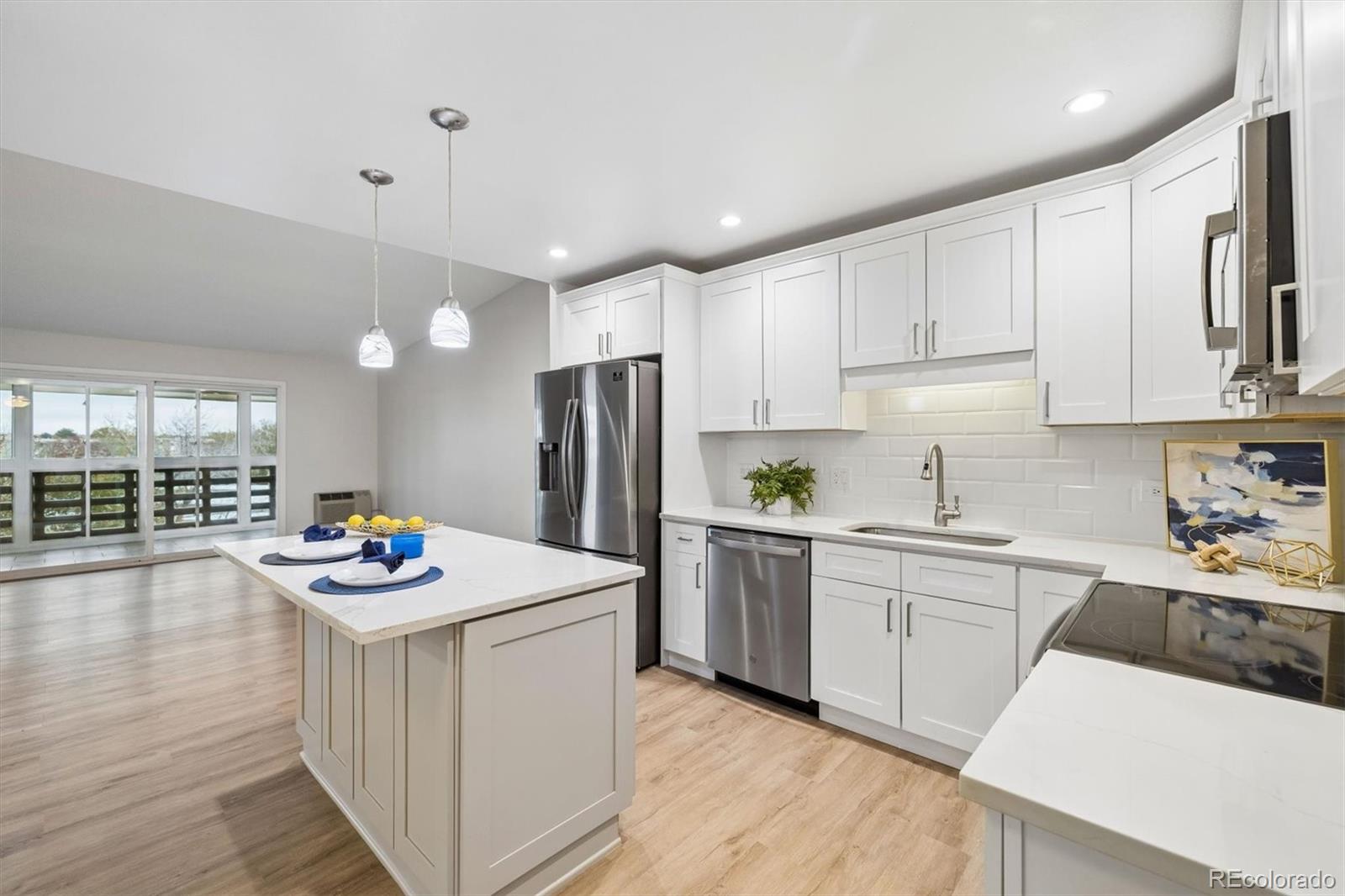 MLS Image #5 for 635 s alton way,denver, Colorado