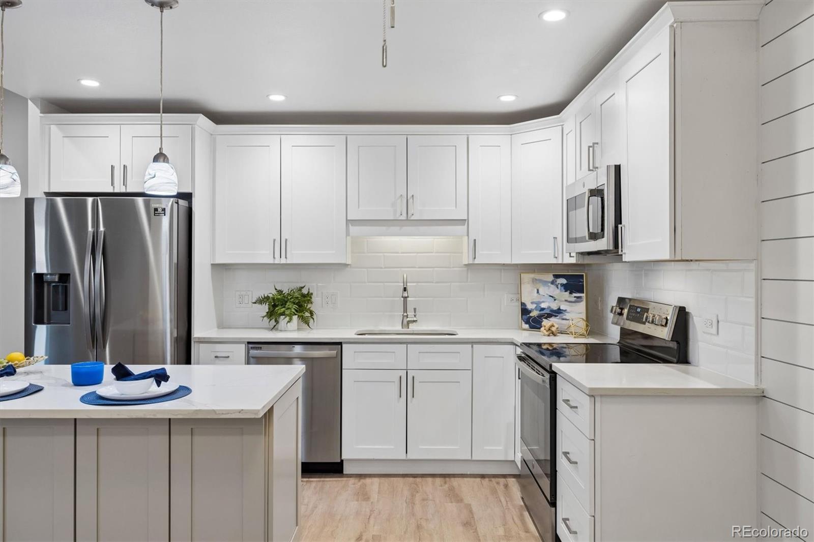 MLS Image #6 for 635 s alton way,denver, Colorado