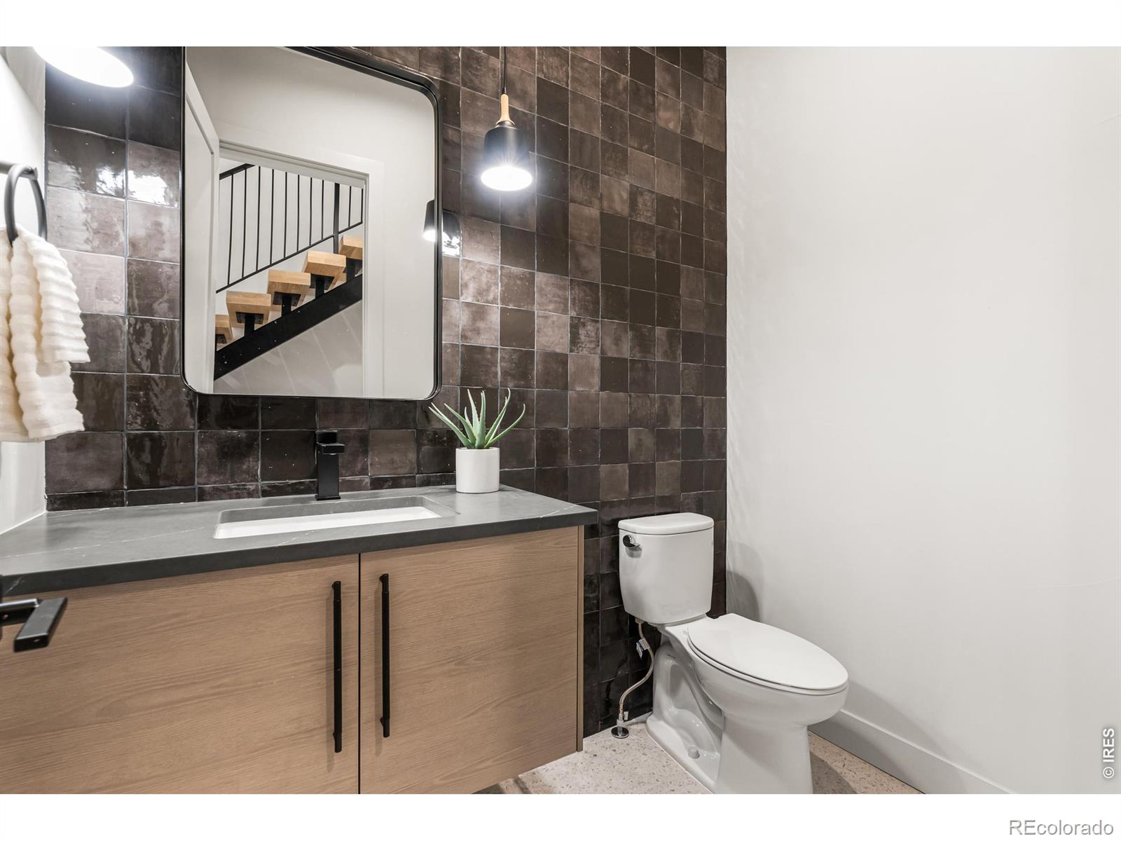 MLS Image #21 for 3015 s ash street,denver, Colorado