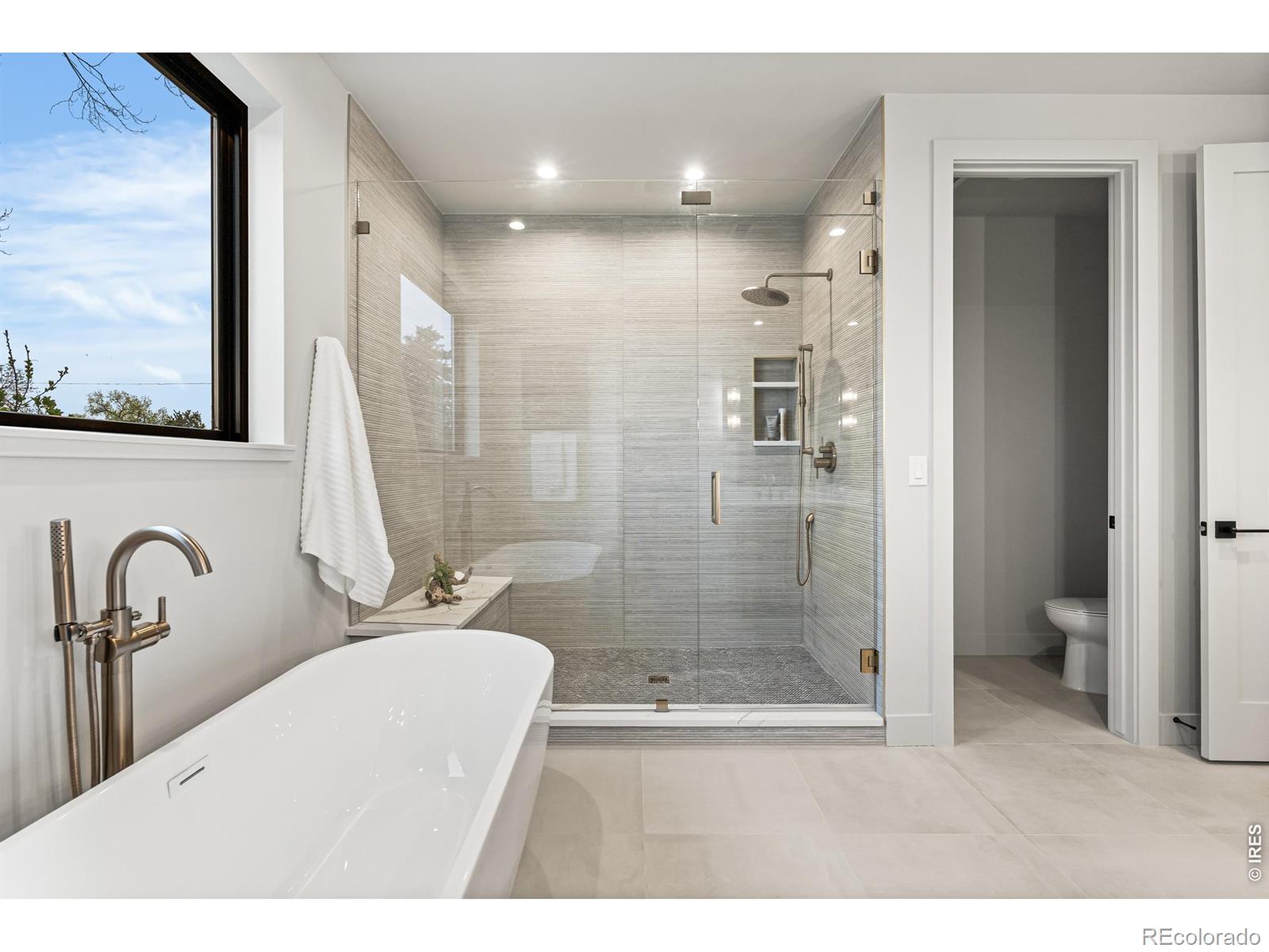 MLS Image #36 for 3015 s ash street,denver, Colorado