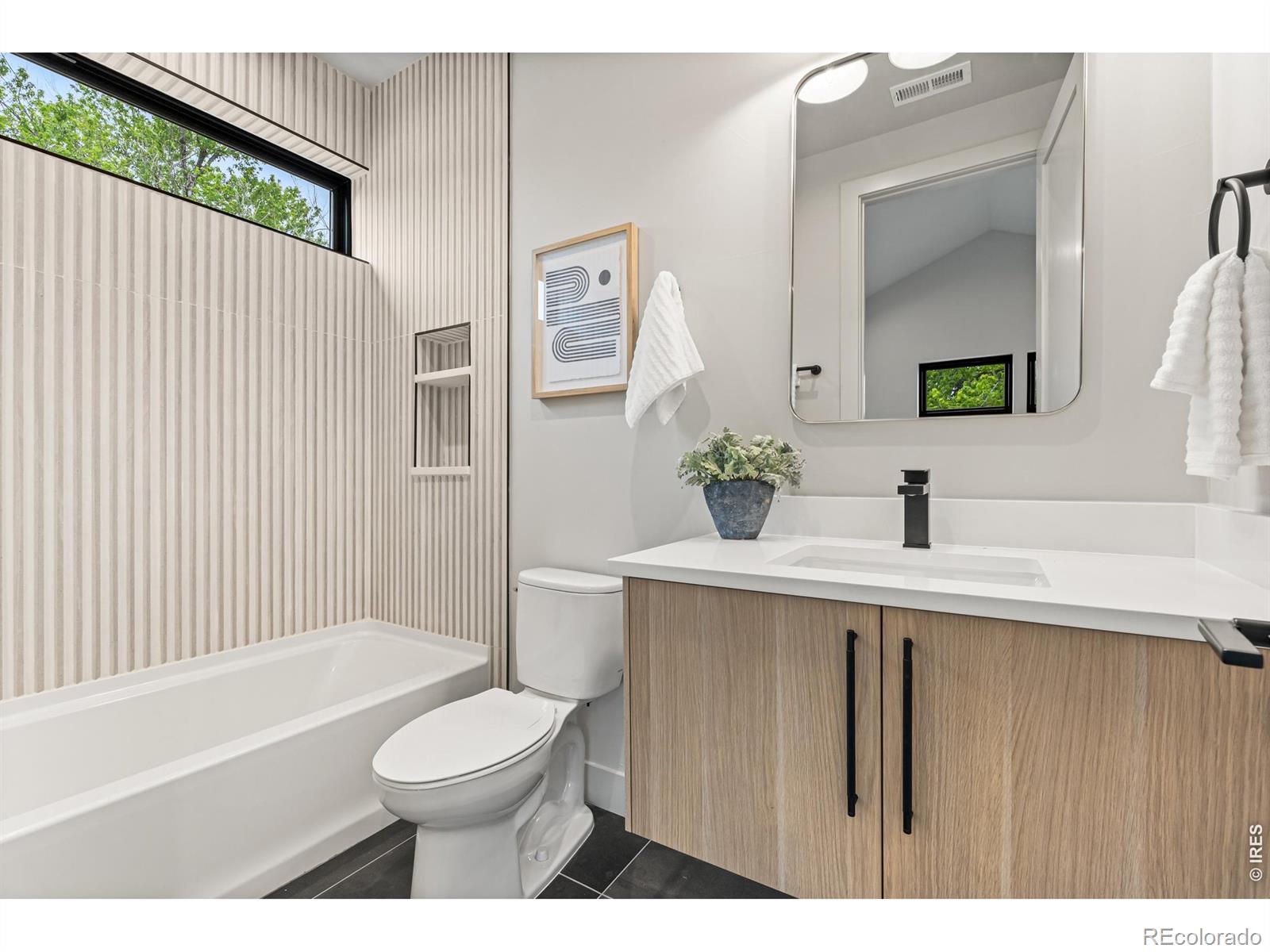 MLS Image #38 for 3015 s ash street,denver, Colorado