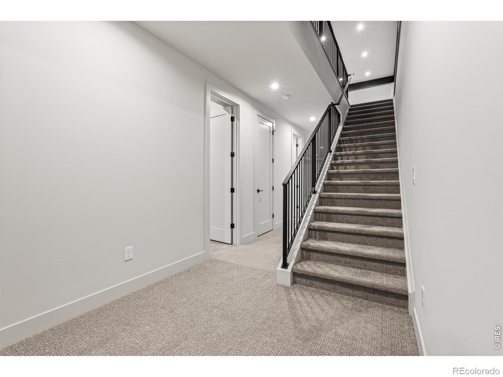 MLS Image #42 for 3015 s ash street,denver, Colorado