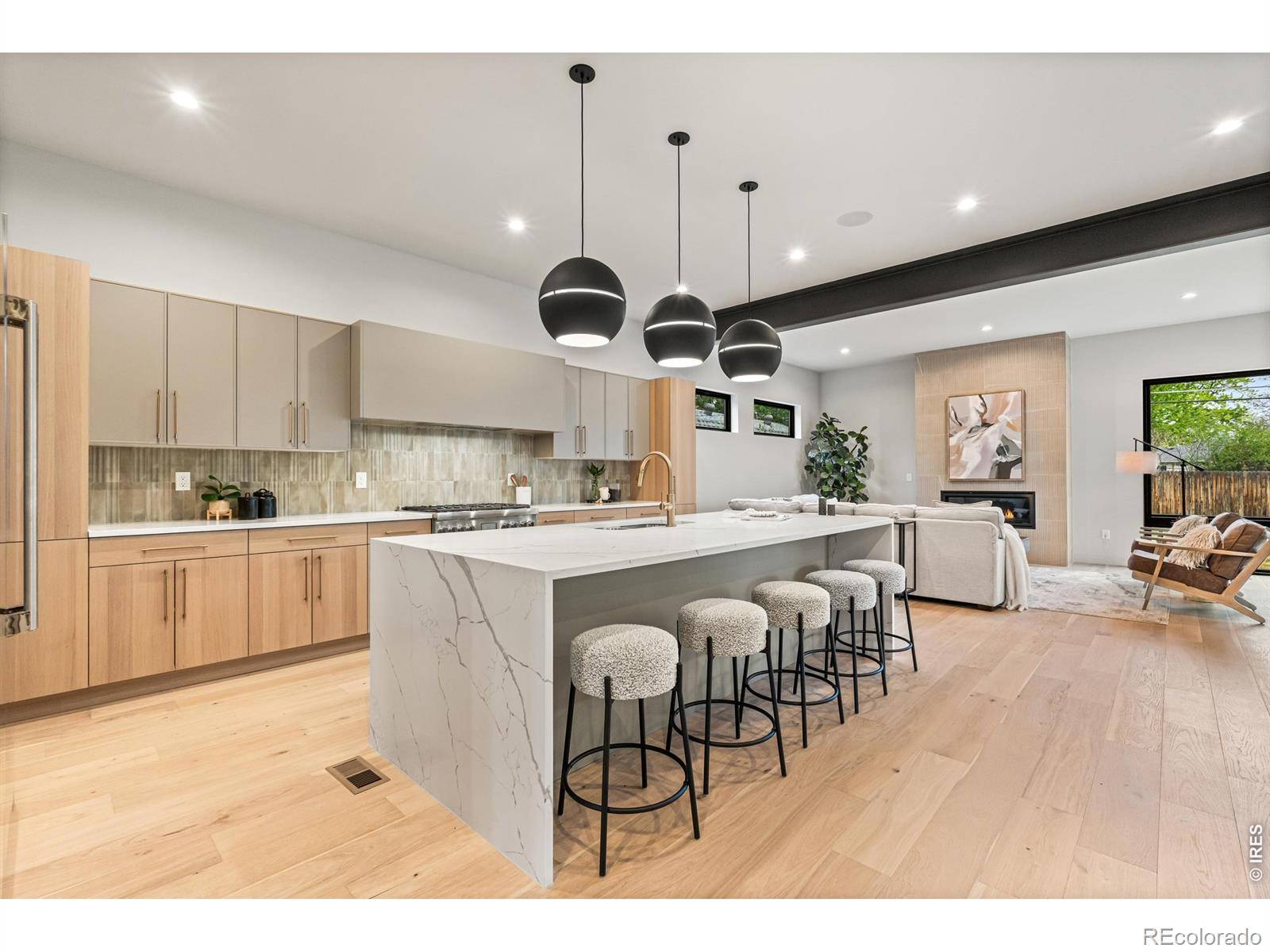 MLS Image #6 for 3015 s ash street,denver, Colorado