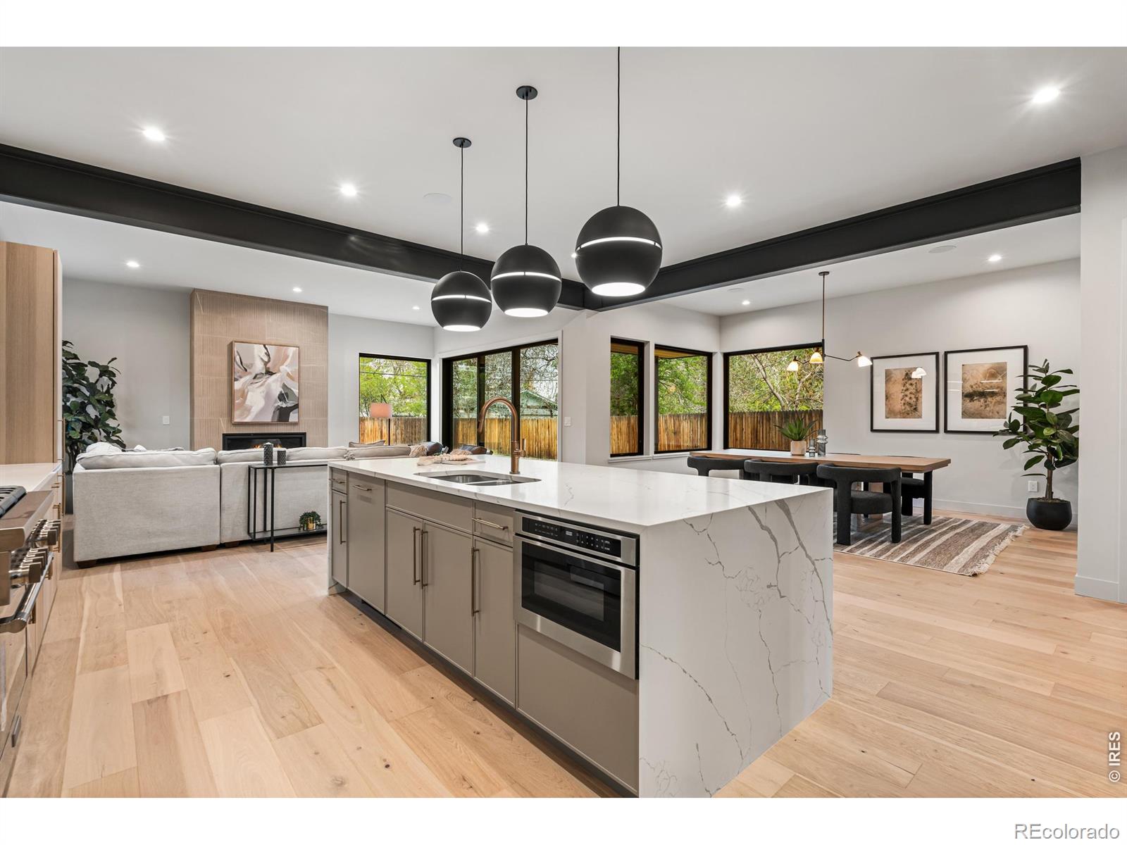 MLS Image #7 for 3015 s ash street,denver, Colorado