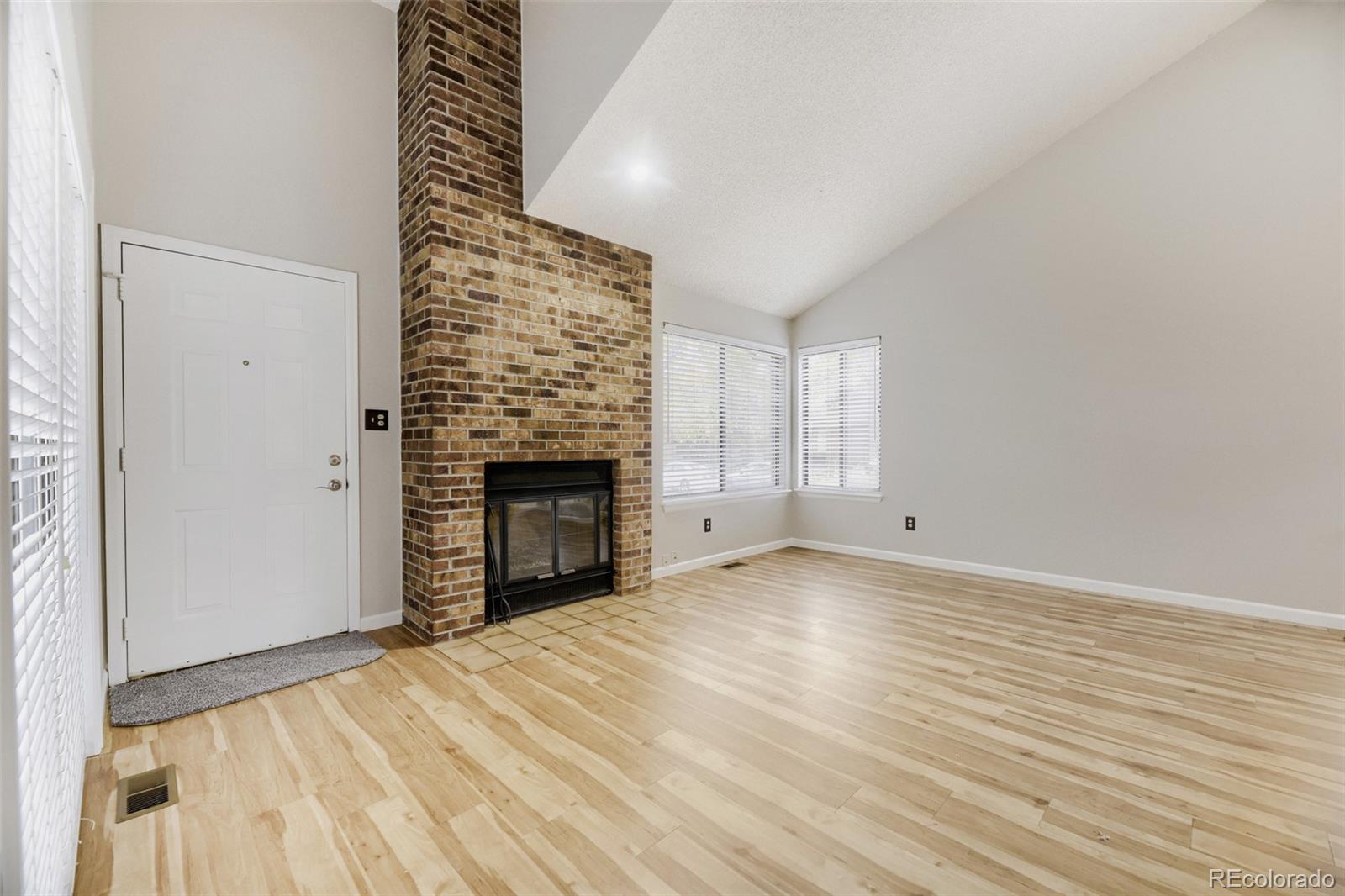 MLS Image #4 for 2685 s dayton way,denver, Colorado