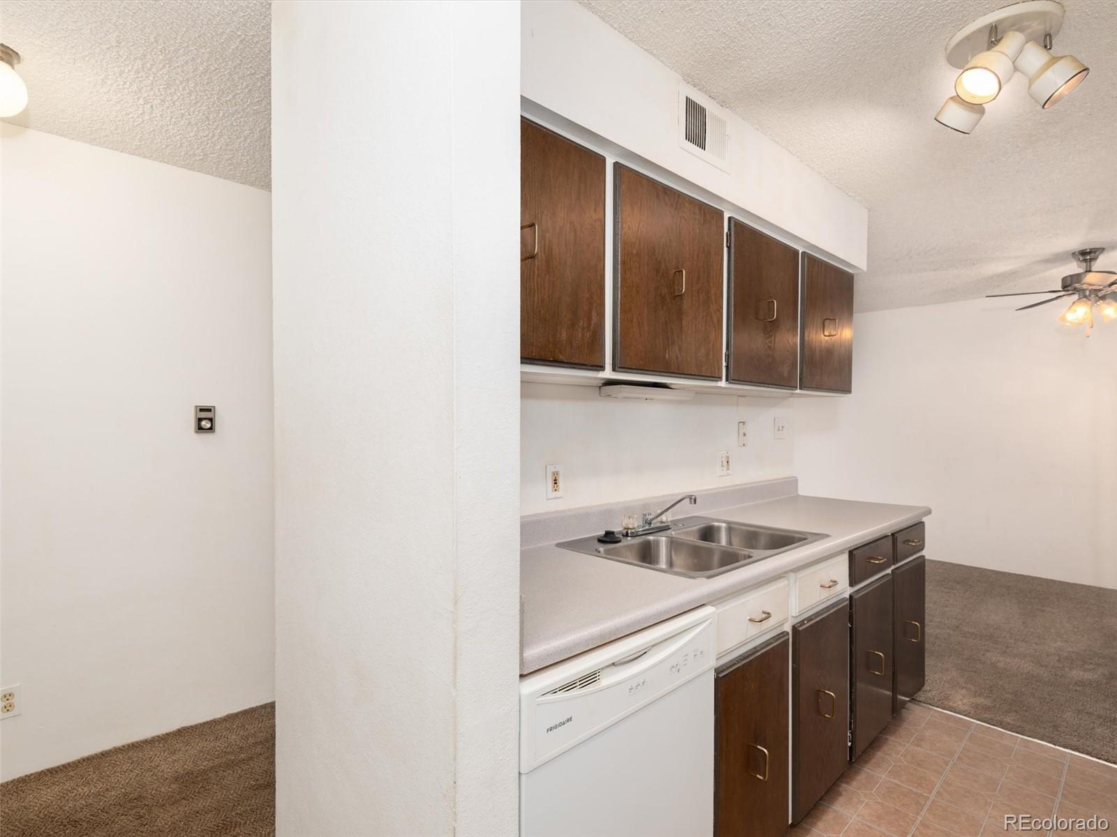 MLS Image #4 for 7355 e quincy avenue,denver, Colorado