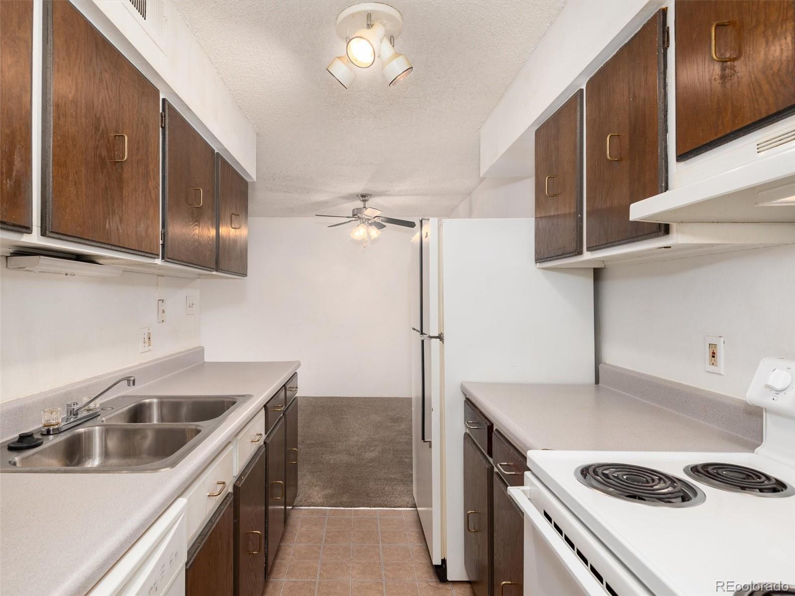 MLS Image #5 for 7355 e quincy avenue,denver, Colorado