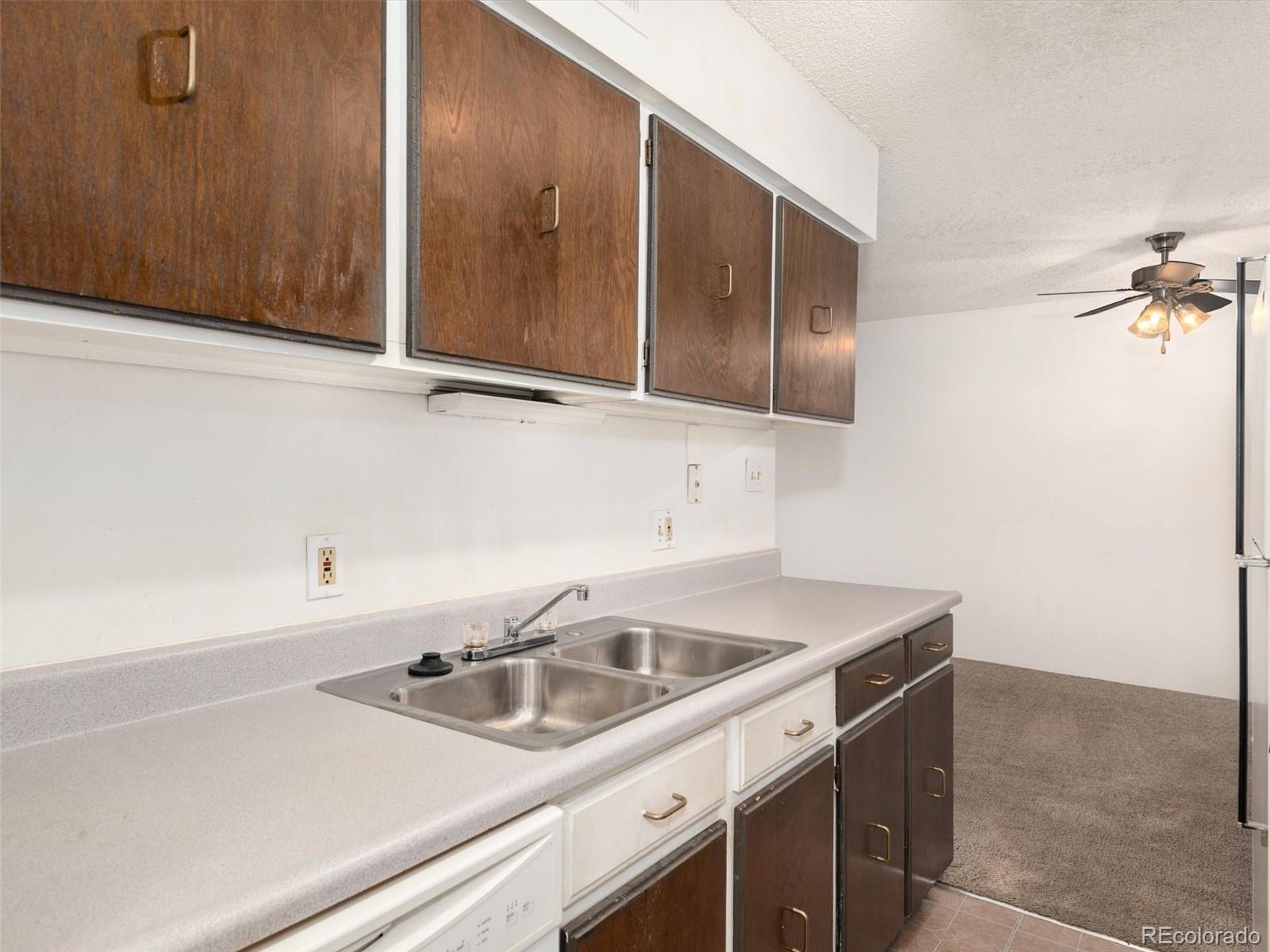 MLS Image #7 for 7355 e quincy avenue,denver, Colorado