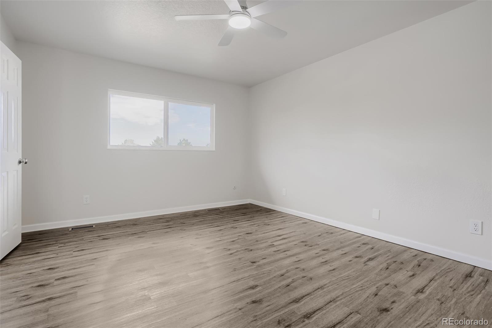 MLS Image #11 for 19227 e arizona place,aurora, Colorado