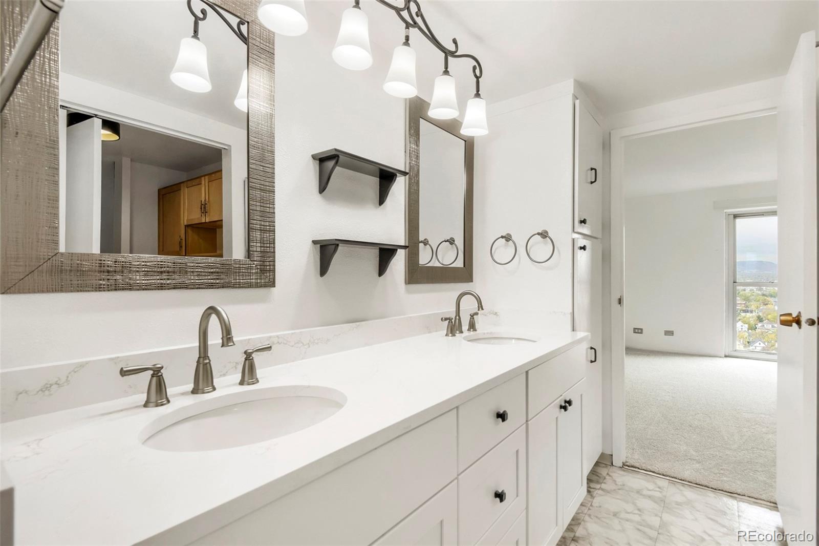 MLS Image #6 for 130 n pearl street,denver, Colorado