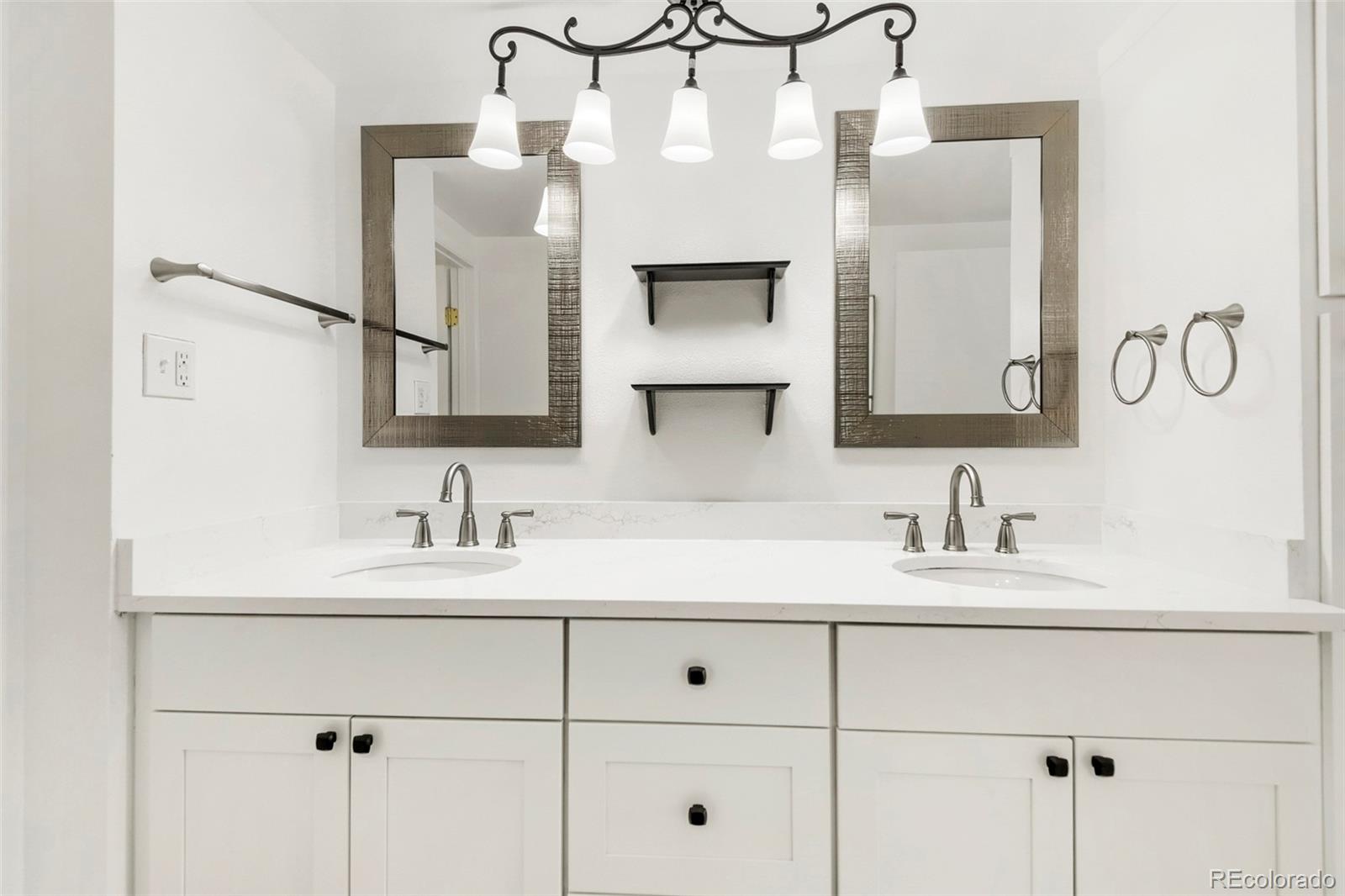 MLS Image #7 for 130 n pearl street,denver, Colorado