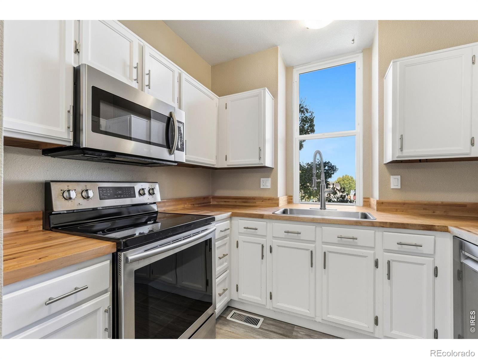 MLS Image #7 for 10448  robb court,broomfield, Colorado