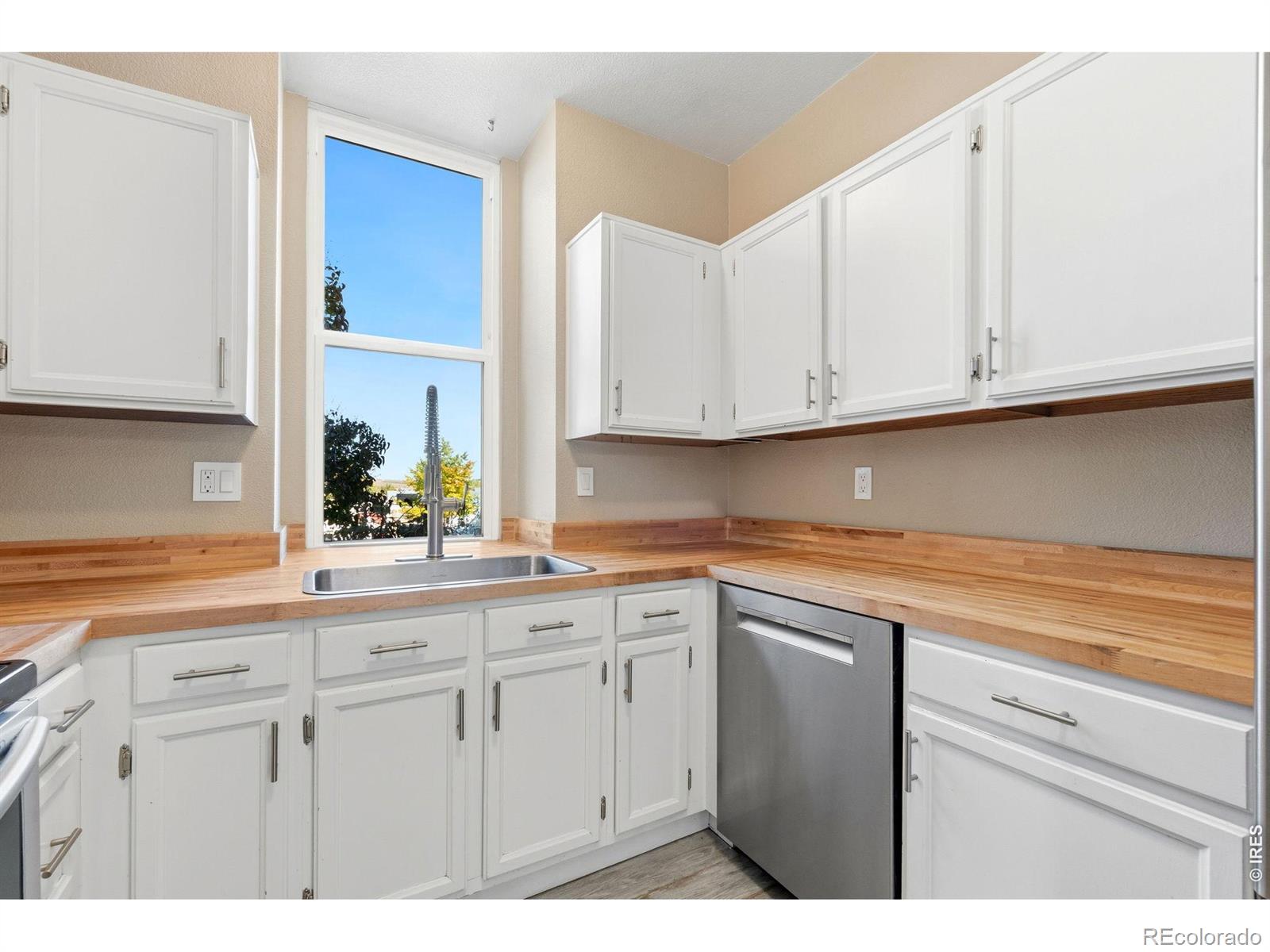 MLS Image #8 for 10448  robb court,broomfield, Colorado