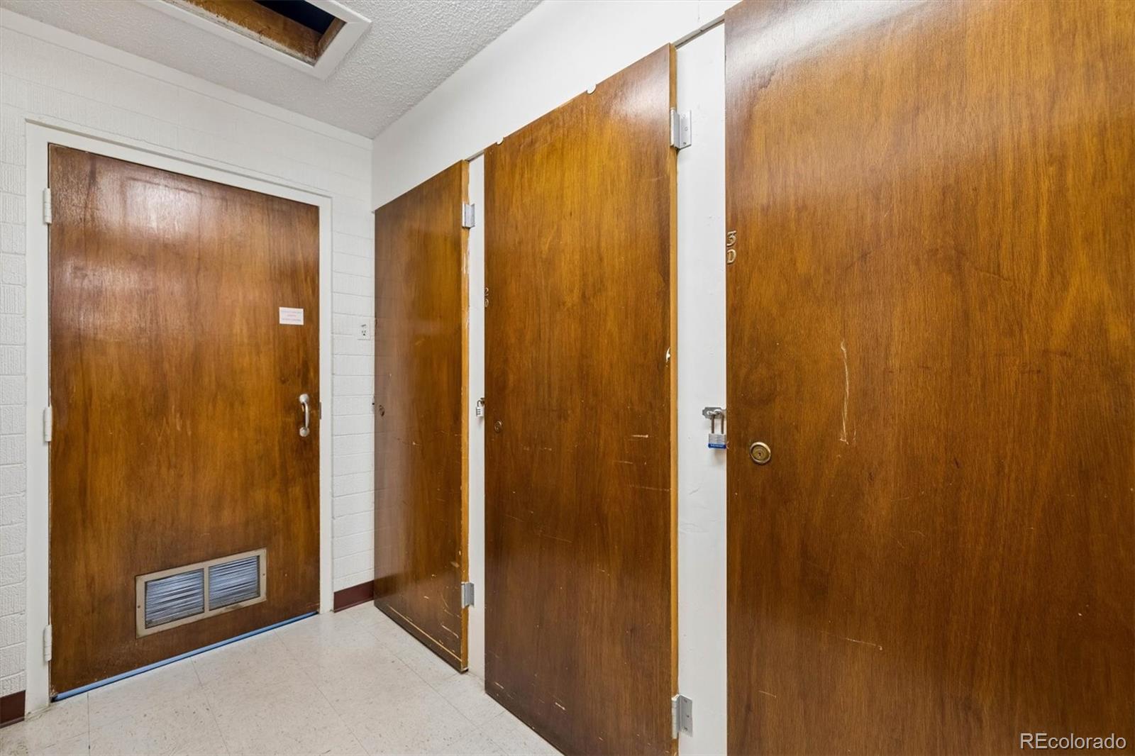 MLS Image #21 for 650 s clinton street,denver, Colorado