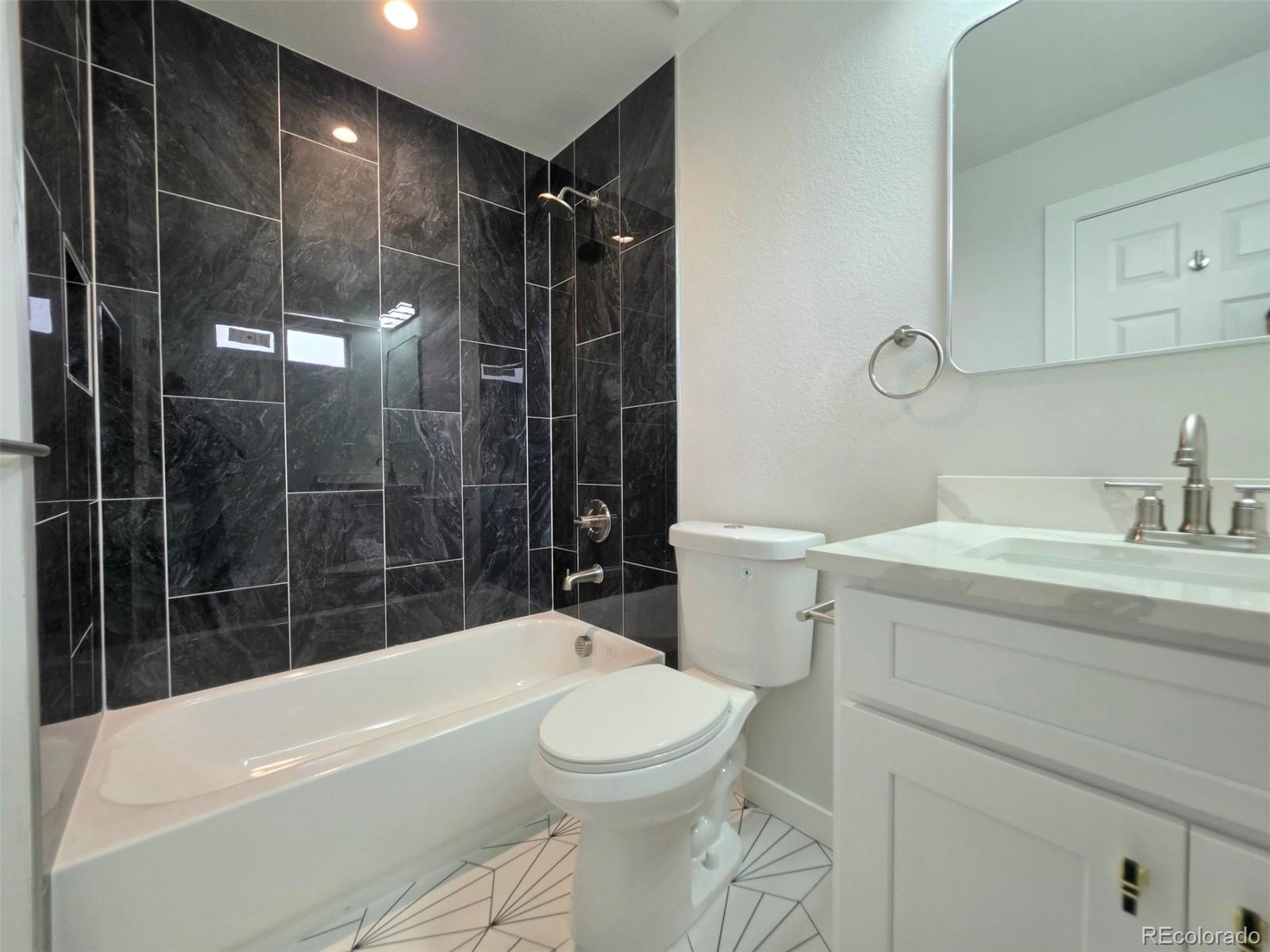 MLS Image #12 for 810  uvalda street,aurora, Colorado