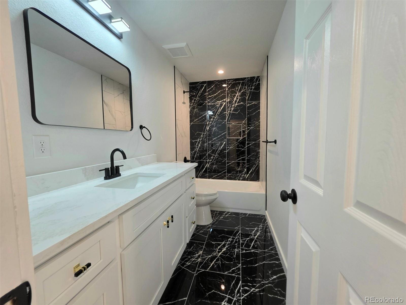 MLS Image #17 for 810  uvalda street,aurora, Colorado