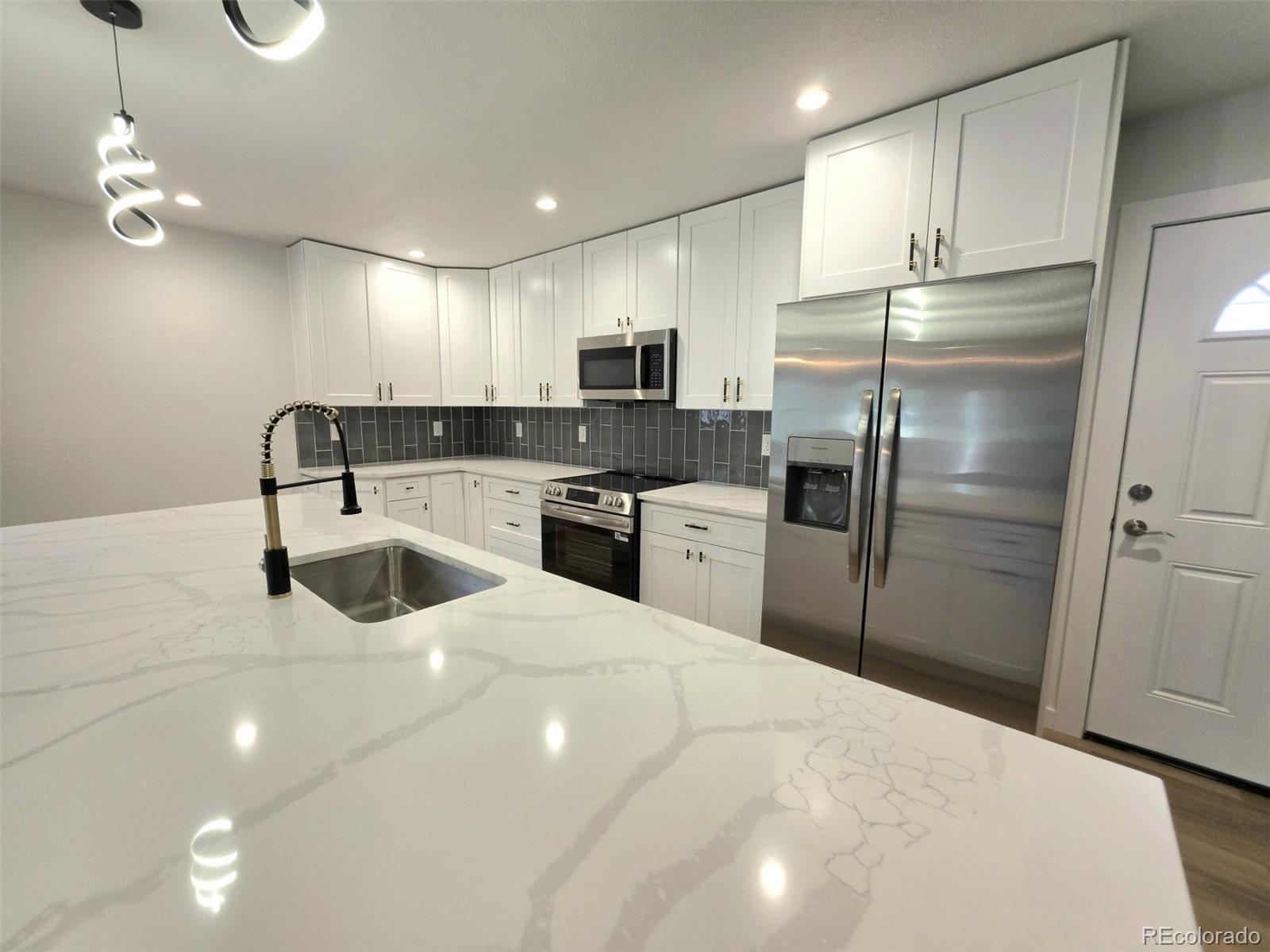 MLS Image #5 for 810  uvalda street,aurora, Colorado
