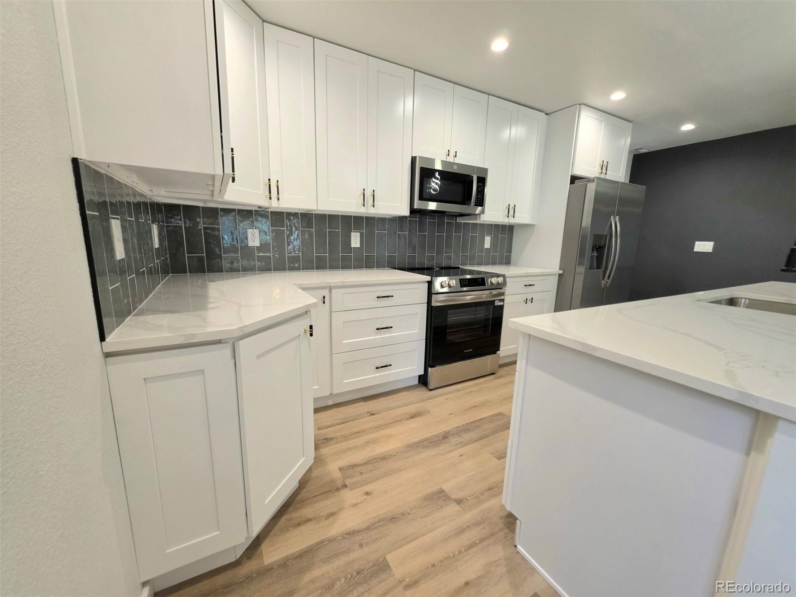 MLS Image #6 for 810  uvalda street,aurora, Colorado