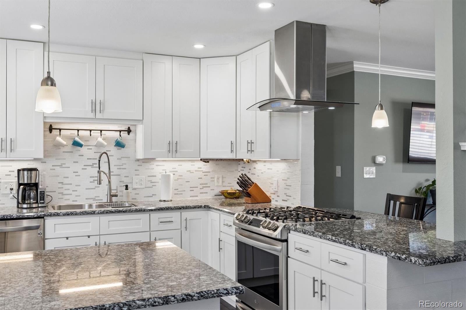 MLS Image #11 for 3250 w saratoga avenue,englewood, Colorado