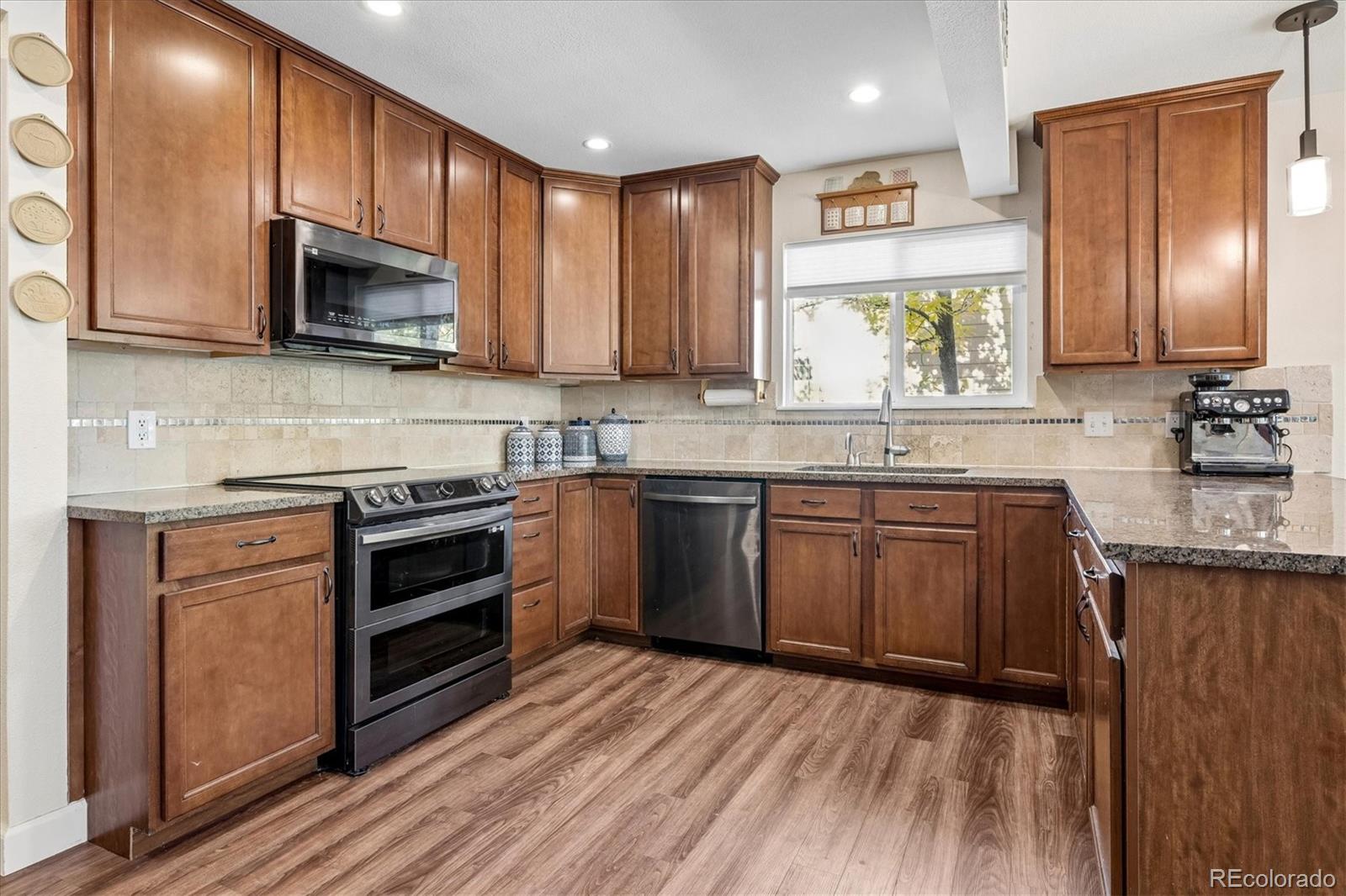 MLS Image #8 for 1384  shadow mountain drive,highlands ranch, Colorado