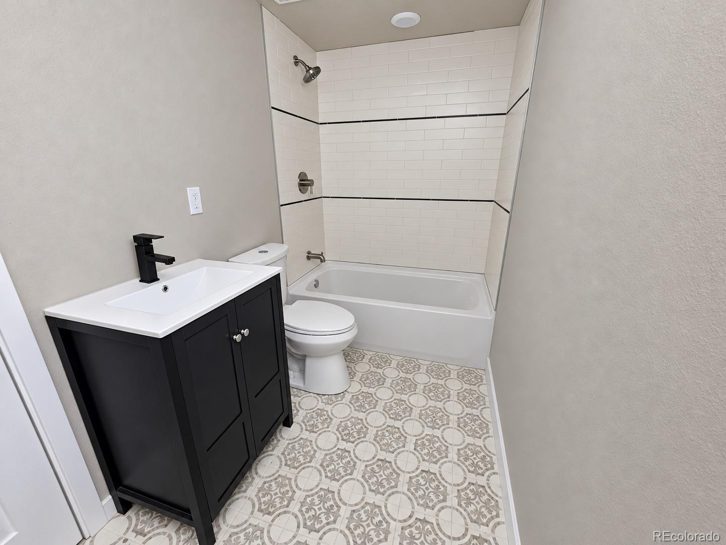 MLS Image #18 for 262 e chenango avenue,englewood, Colorado