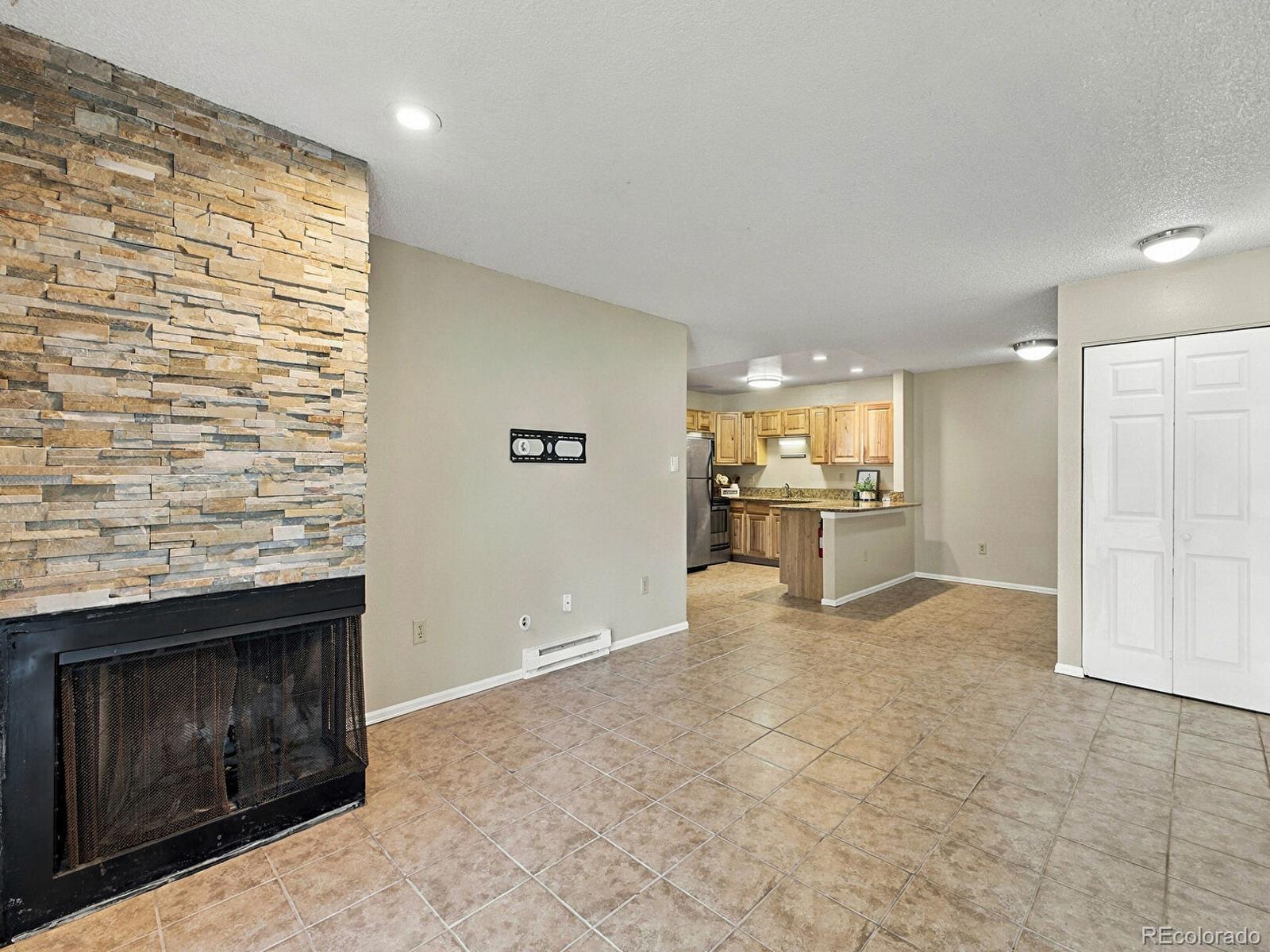 MLS Image #3 for 2280 s oswego way,aurora, Colorado