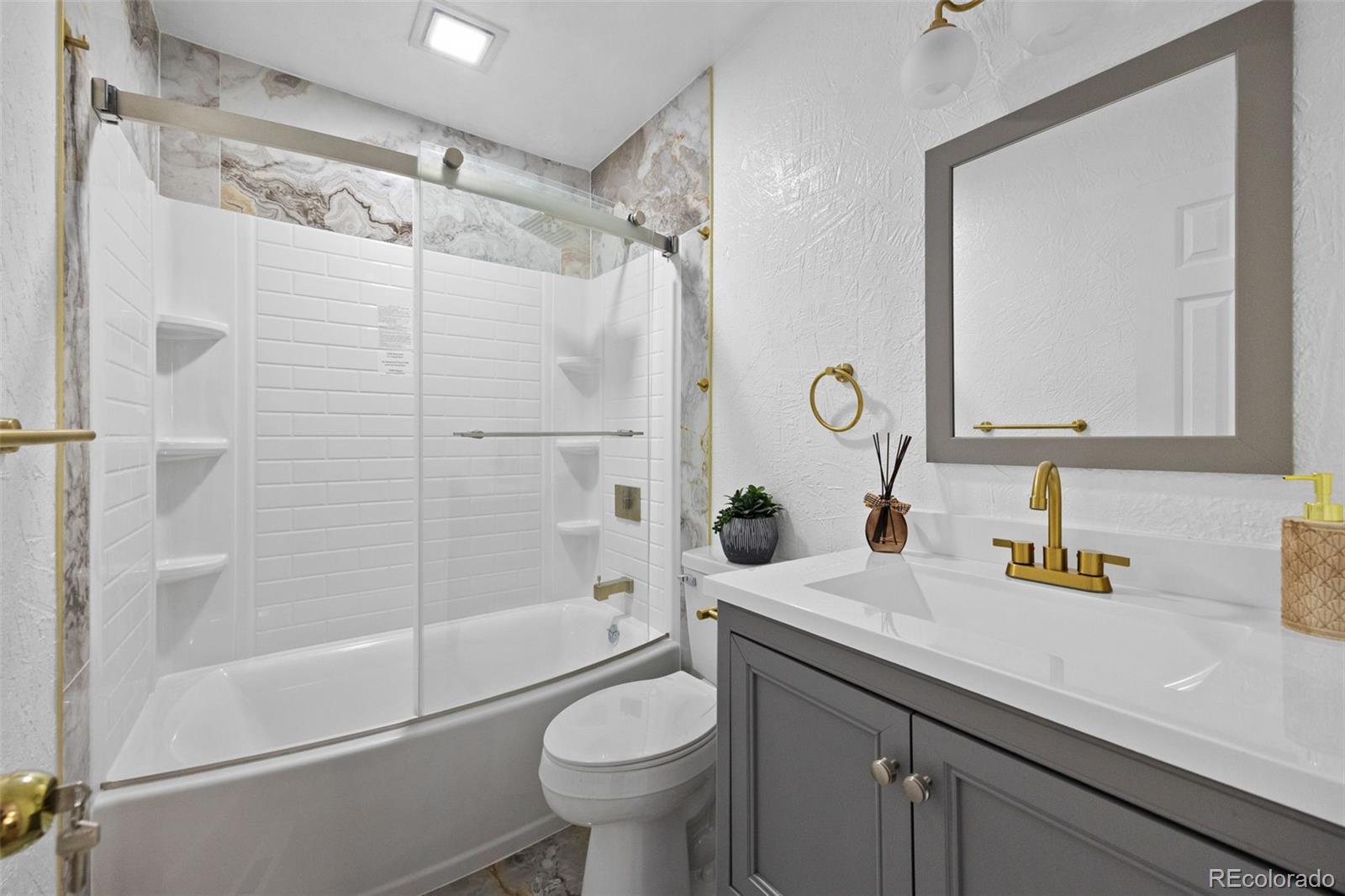 MLS Image #9 for 392 s peoria circle,aurora, Colorado
