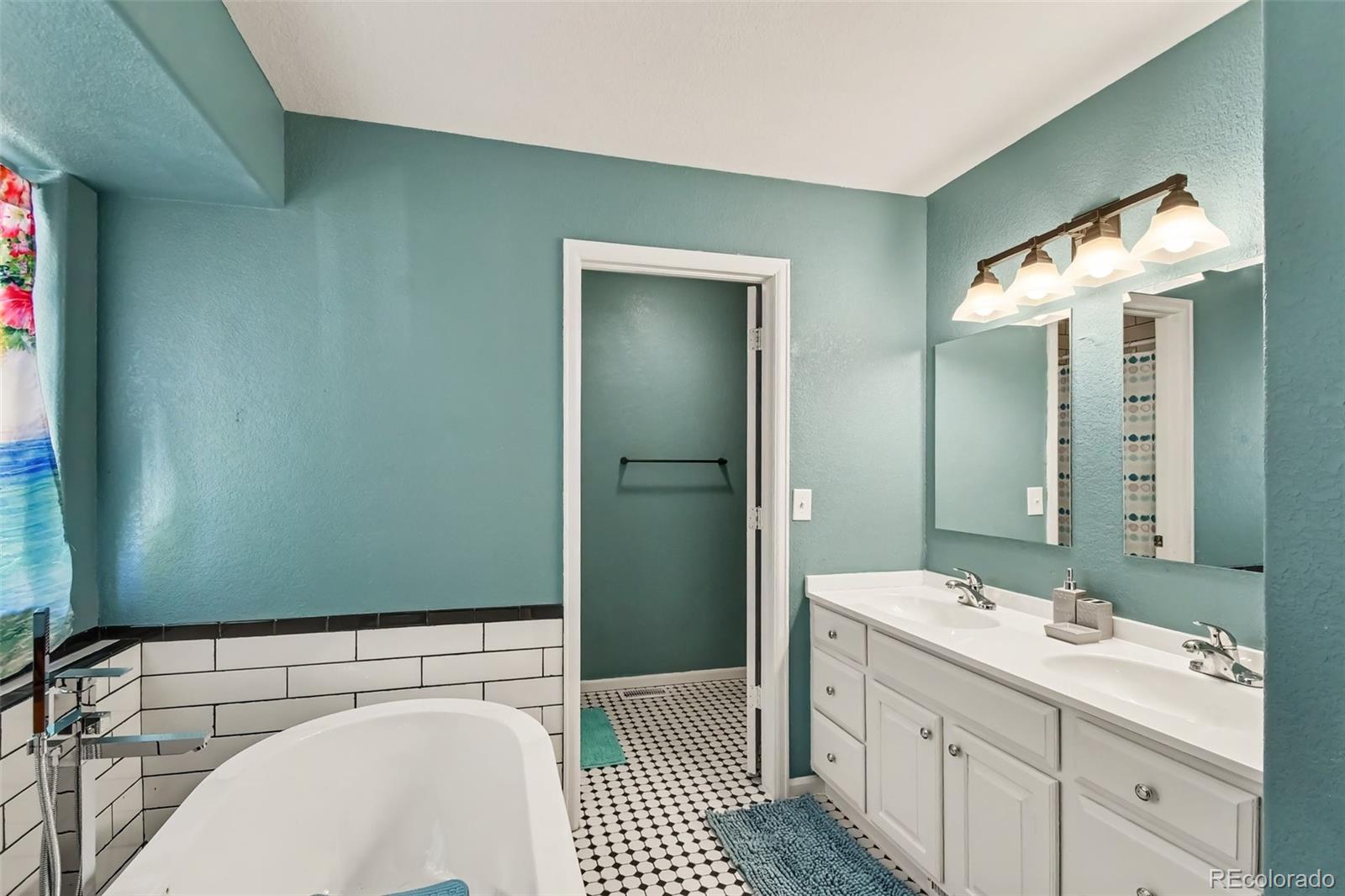MLS Image #15 for 125  falcon circle,mead, Colorado
