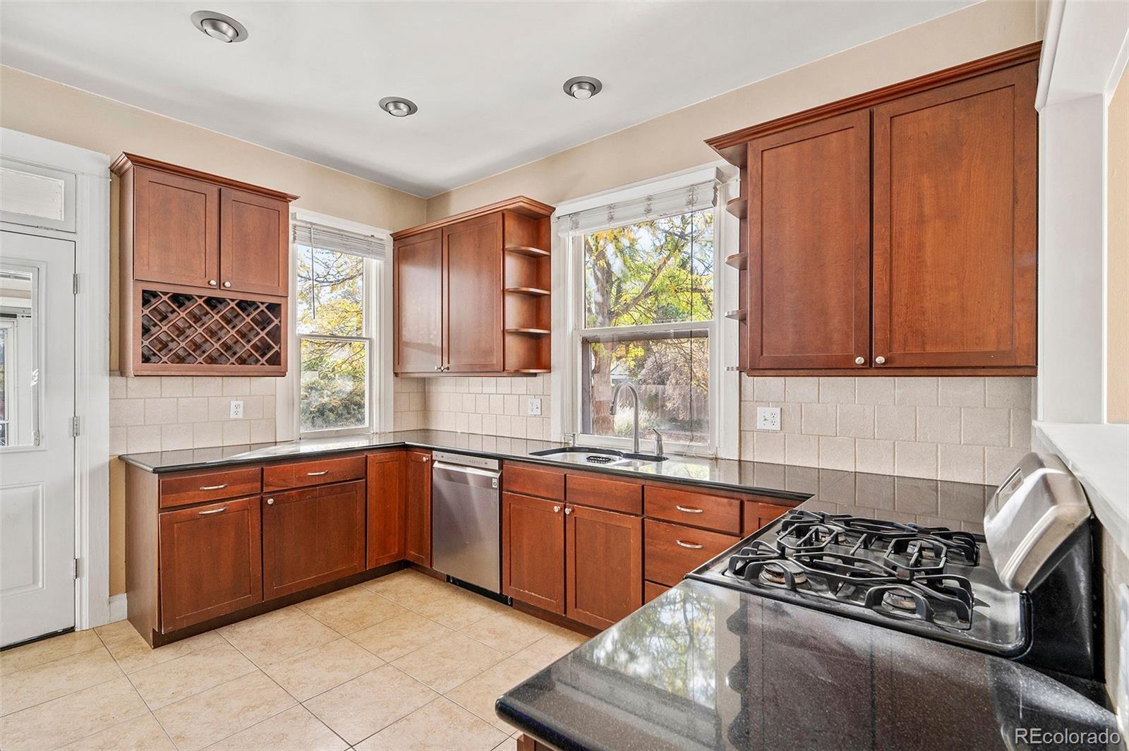 MLS Image #10 for 690 s washington street,denver, Colorado