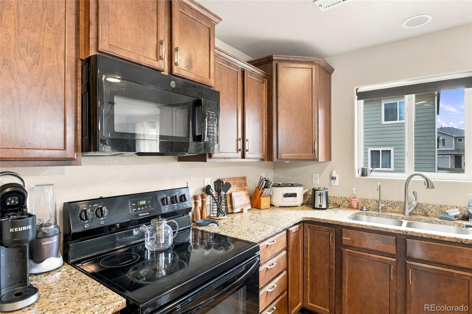MLS Image #5 for 4077  creek legend view,colorado springs, Colorado
