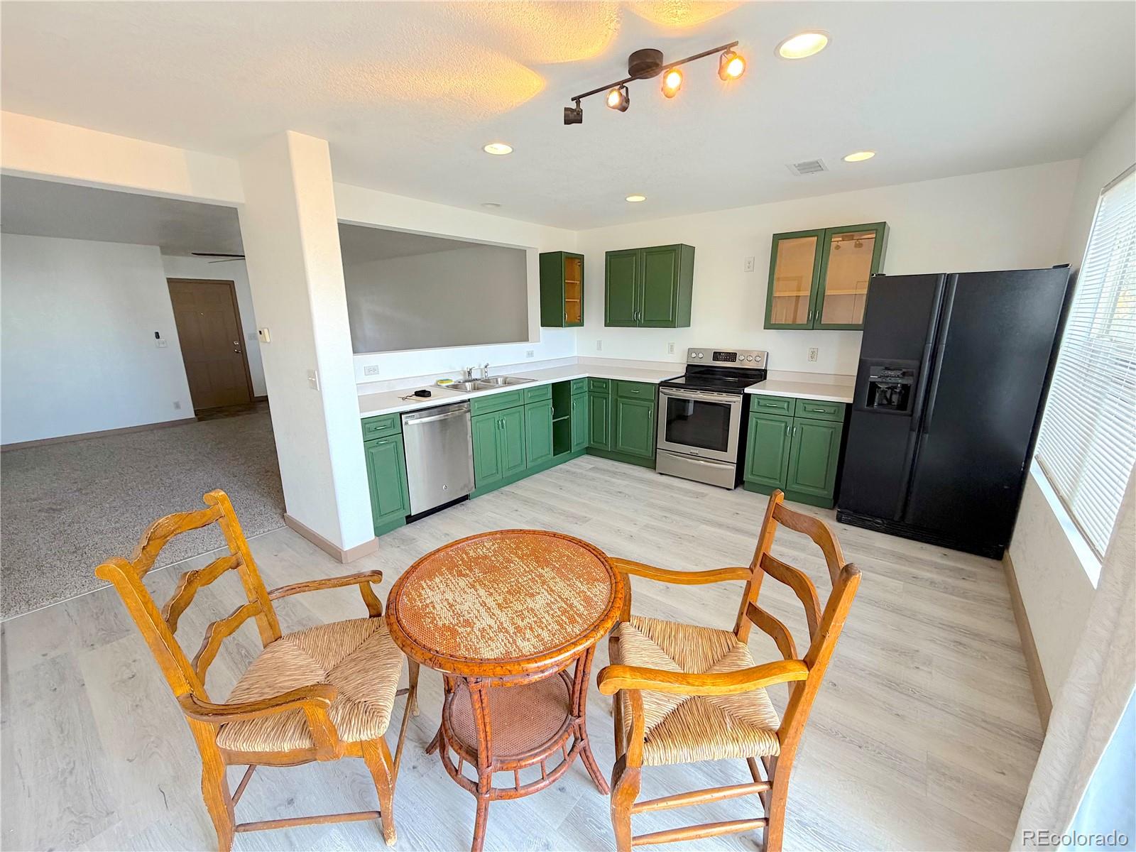 MLS Image #9 for 9276  welby road,thornton, Colorado