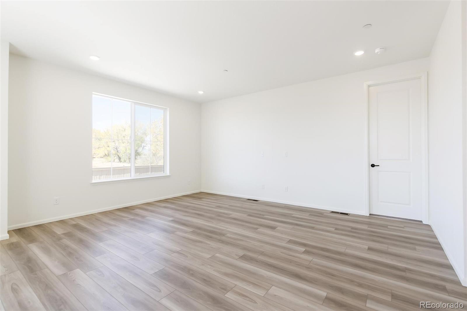 MLS Image #8 for 120  telleen court,erie, Colorado