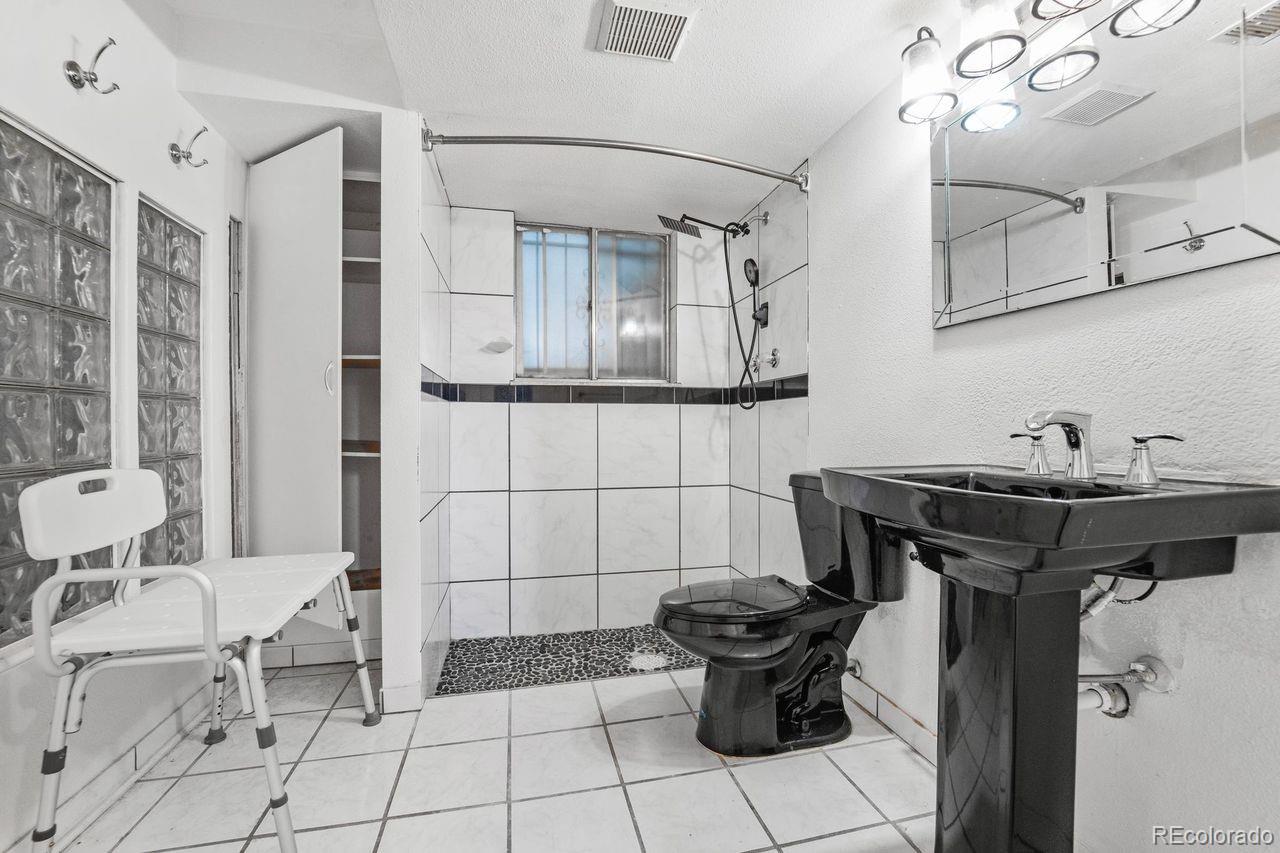 MLS Image #18 for 14961  randolph place,denver, Colorado