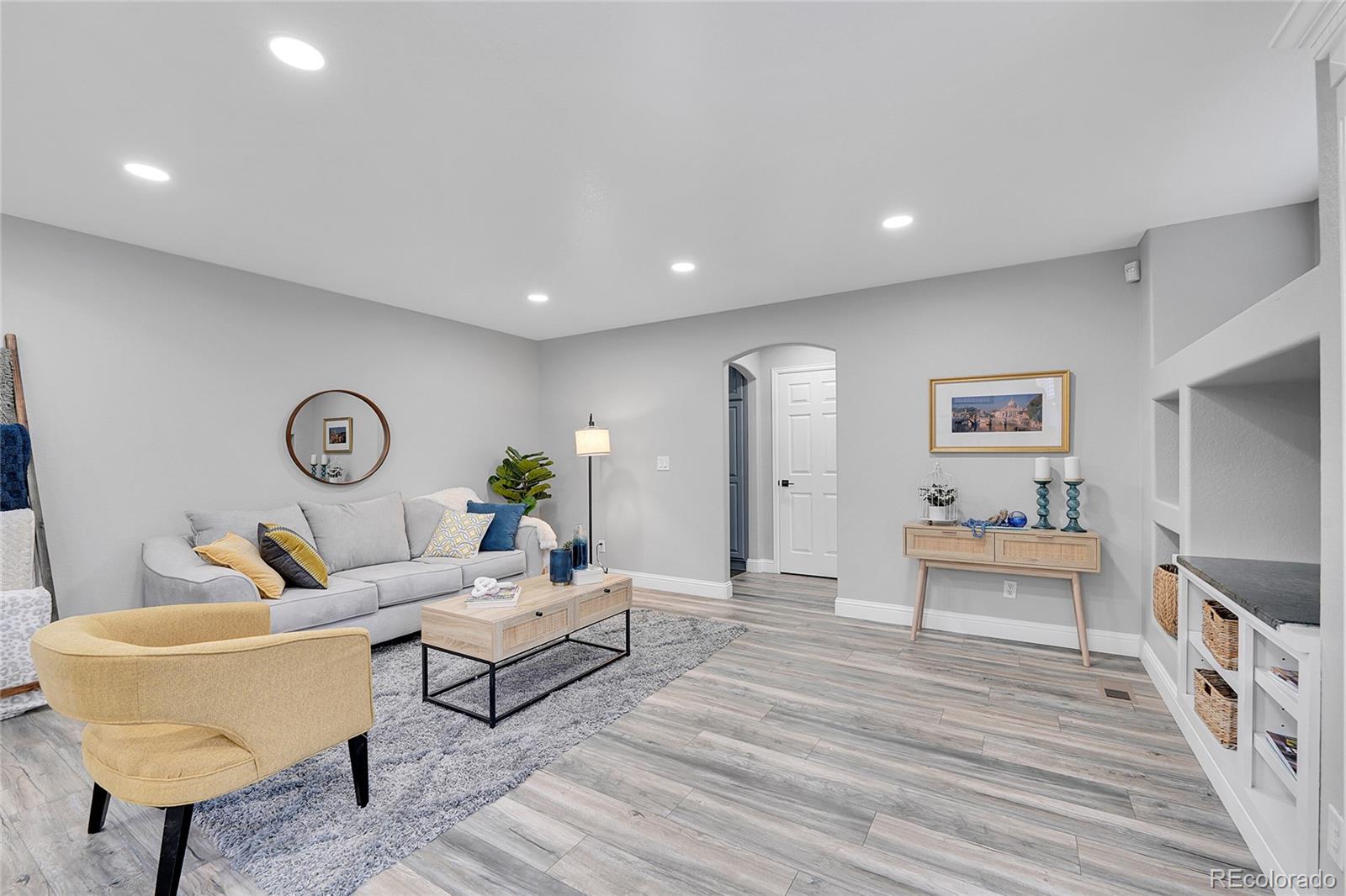 MLS Image #16 for 19731 e 40th avenue,denver, Colorado