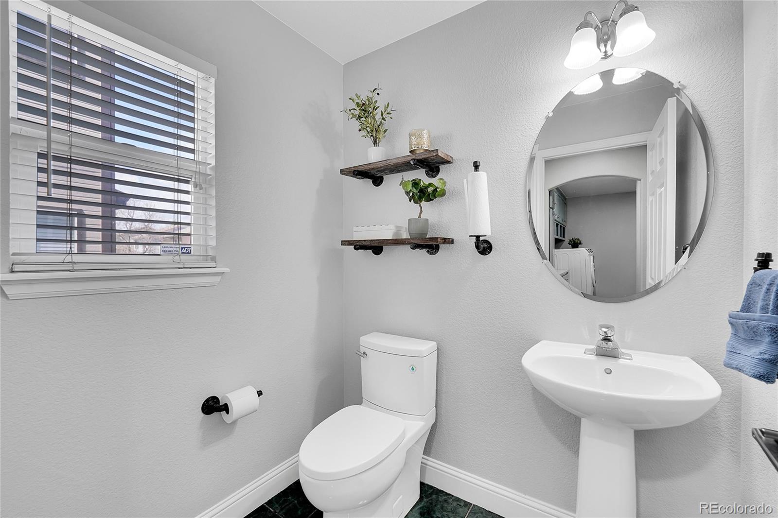 MLS Image #18 for 19731 e 40th avenue,denver, Colorado