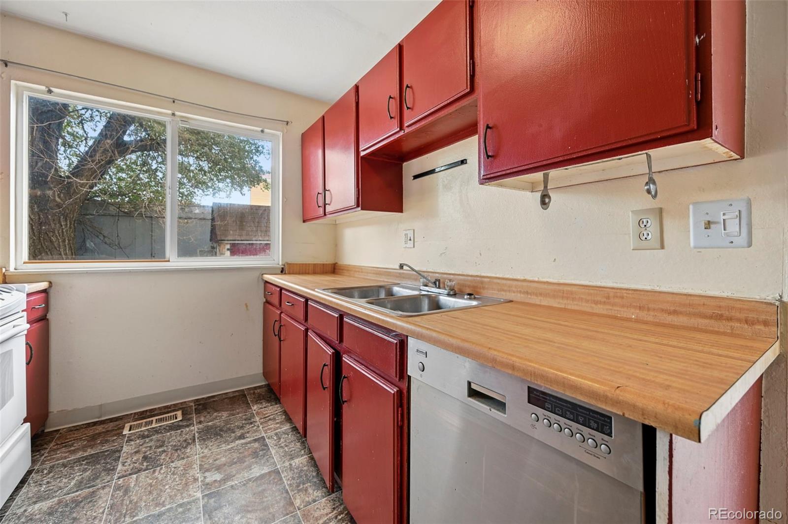 MLS Image #18 for 851  san bruno place,colorado springs, Colorado