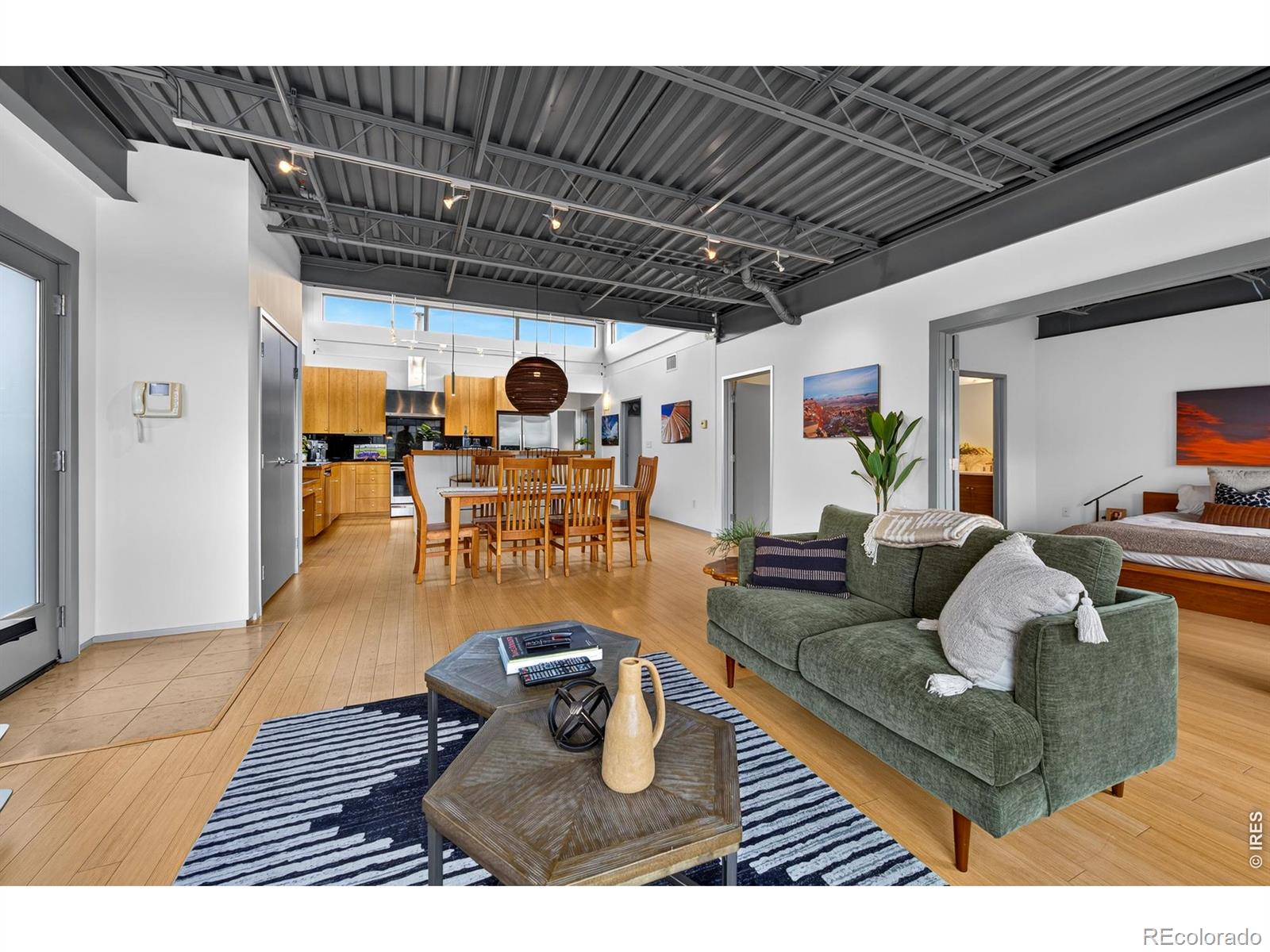 MLS Image #10 for 1637  pearl street,boulder, Colorado
