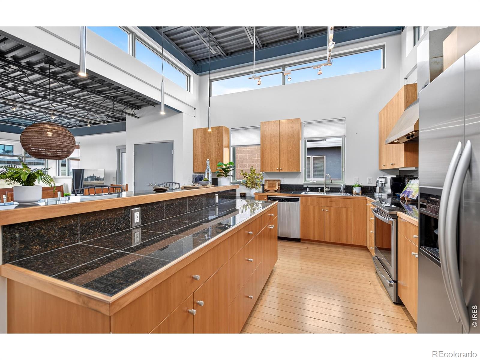 MLS Image #17 for 1637  pearl street,boulder, Colorado