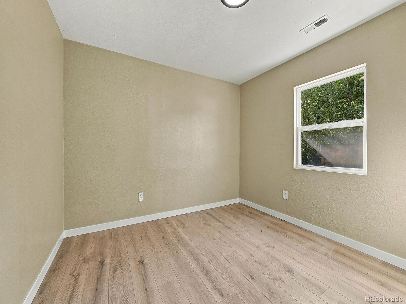 MLS Image #15 for 2355 s knox court,denver, Colorado