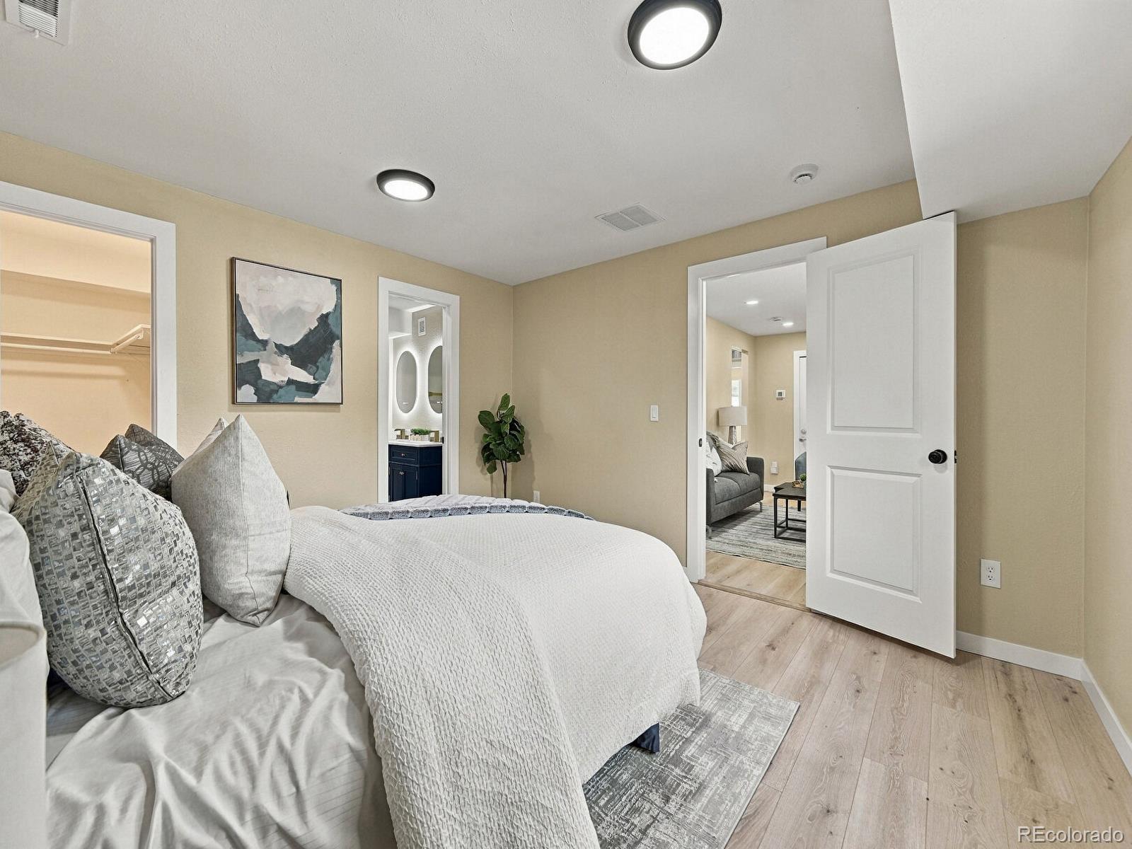 MLS Image #18 for 2355 s knox court,denver, Colorado