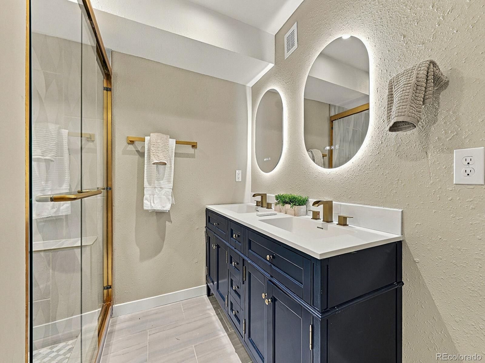 MLS Image #19 for 2355 s knox court,denver, Colorado