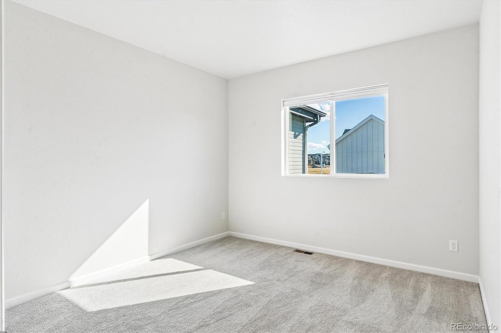 MLS Image #12 for 8043  navajo river loop,littleton, Colorado
