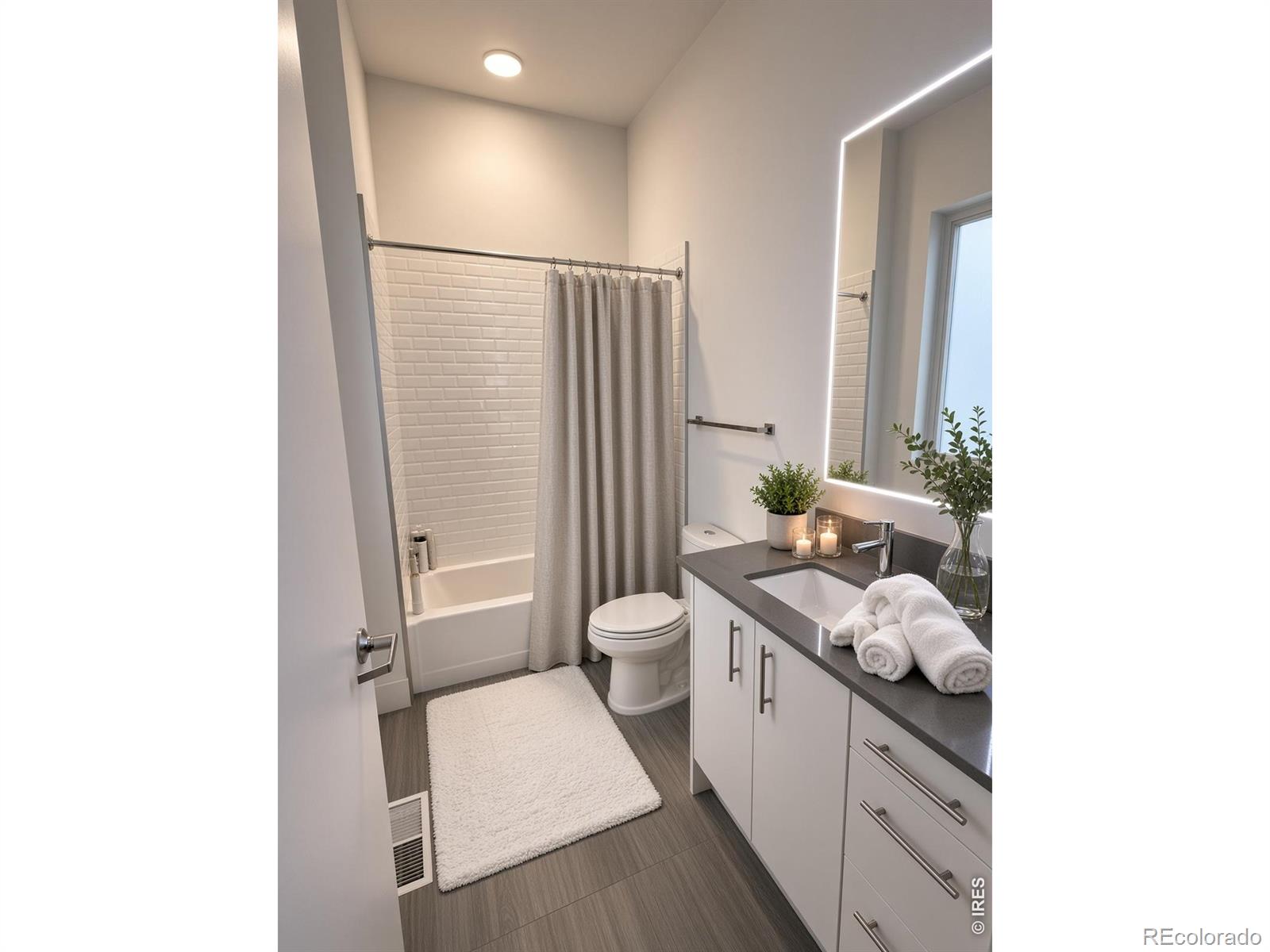 MLS Image #12 for 2570  lawrence street,denver, Colorado