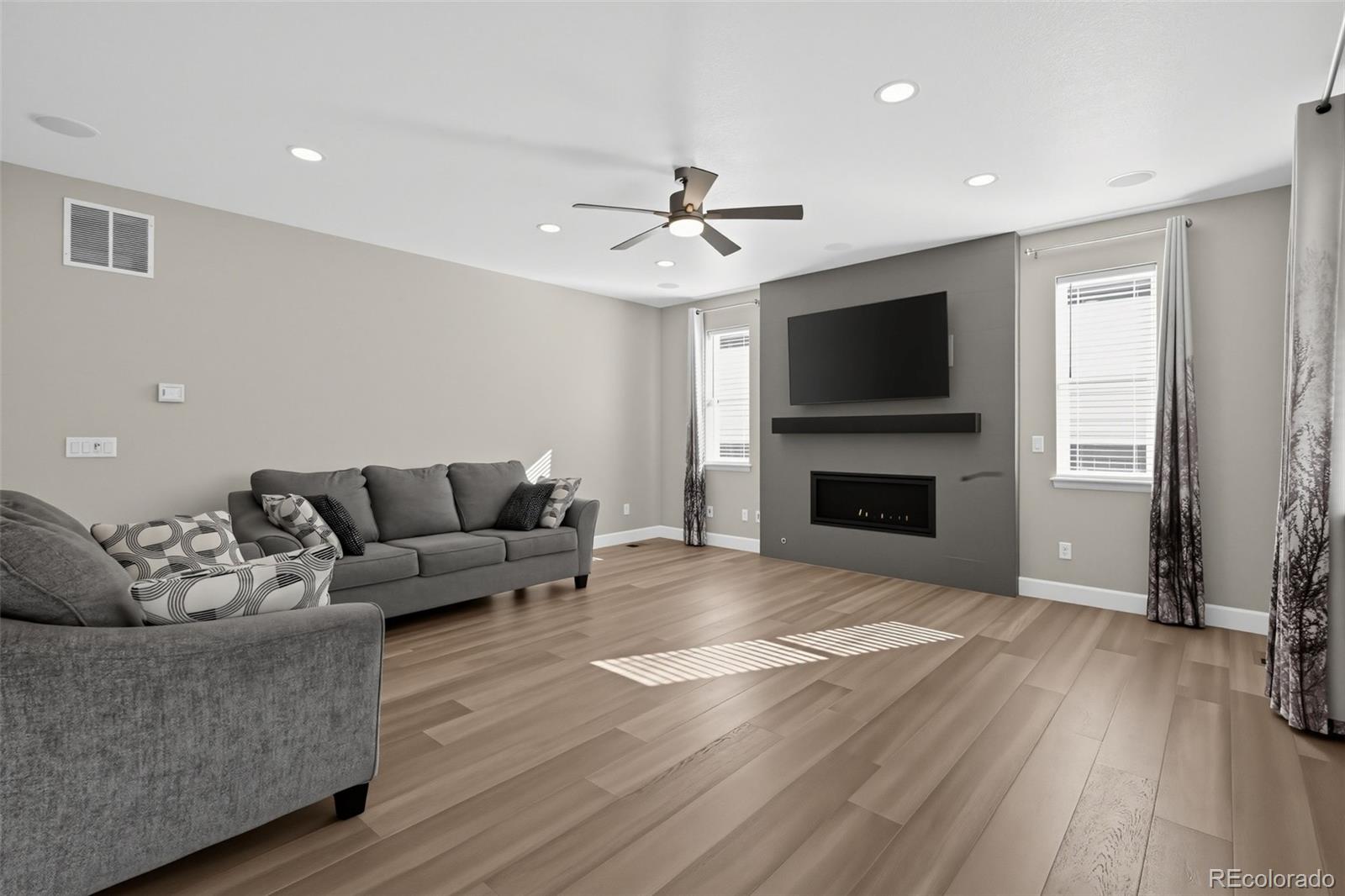 MLS Image #6 for 9805  ceylon court,commerce city, Colorado