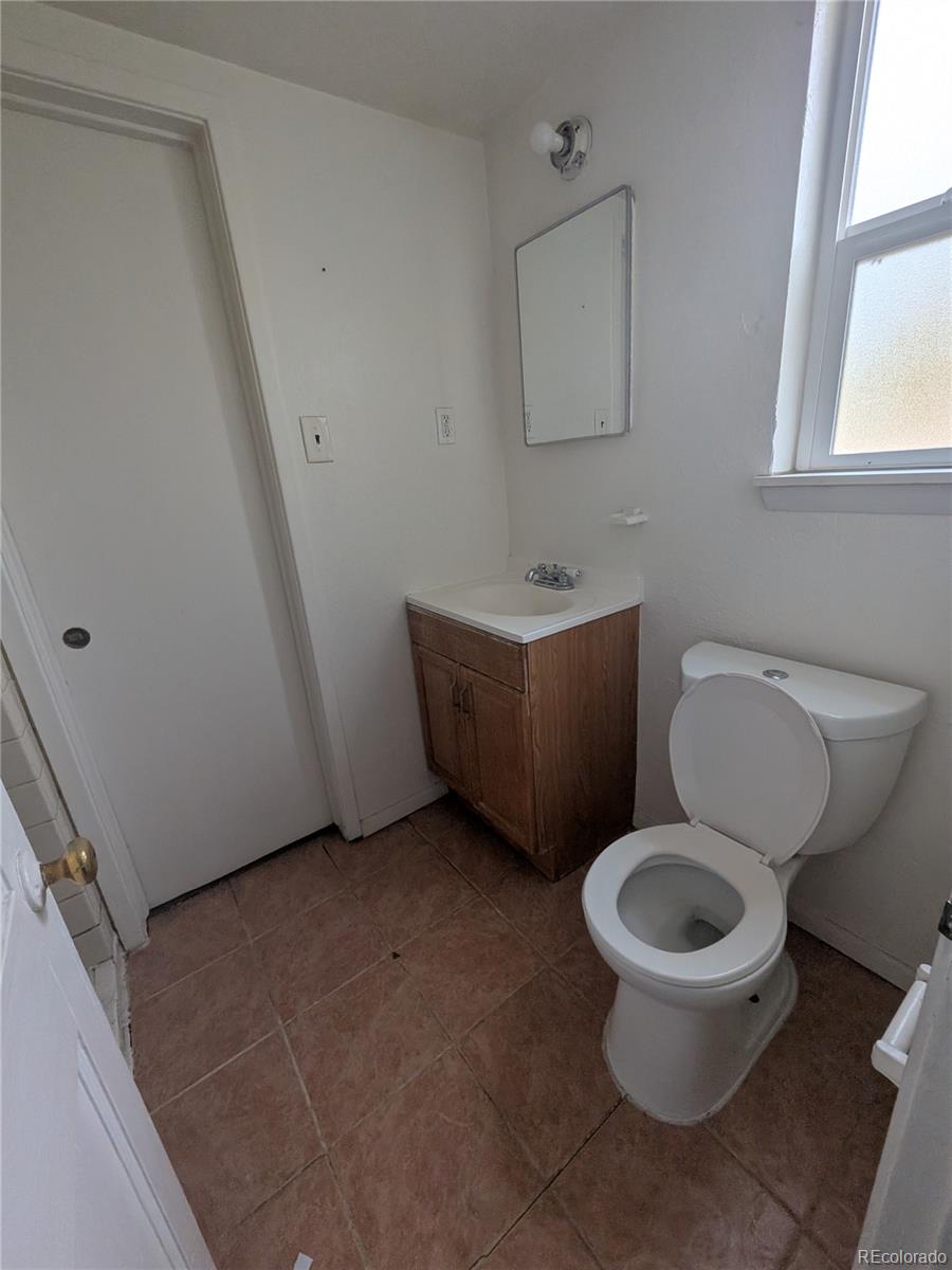 MLS Image #7 for 990  tucson street,aurora, Colorado