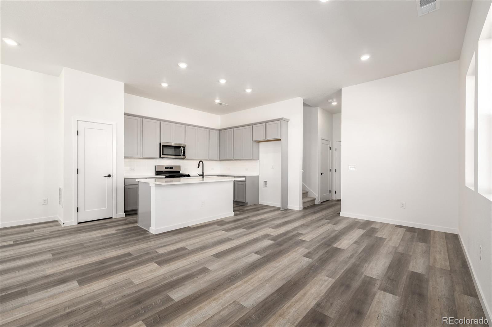 MLS Image #2 for 20500 e 58th avenue,aurora, Colorado