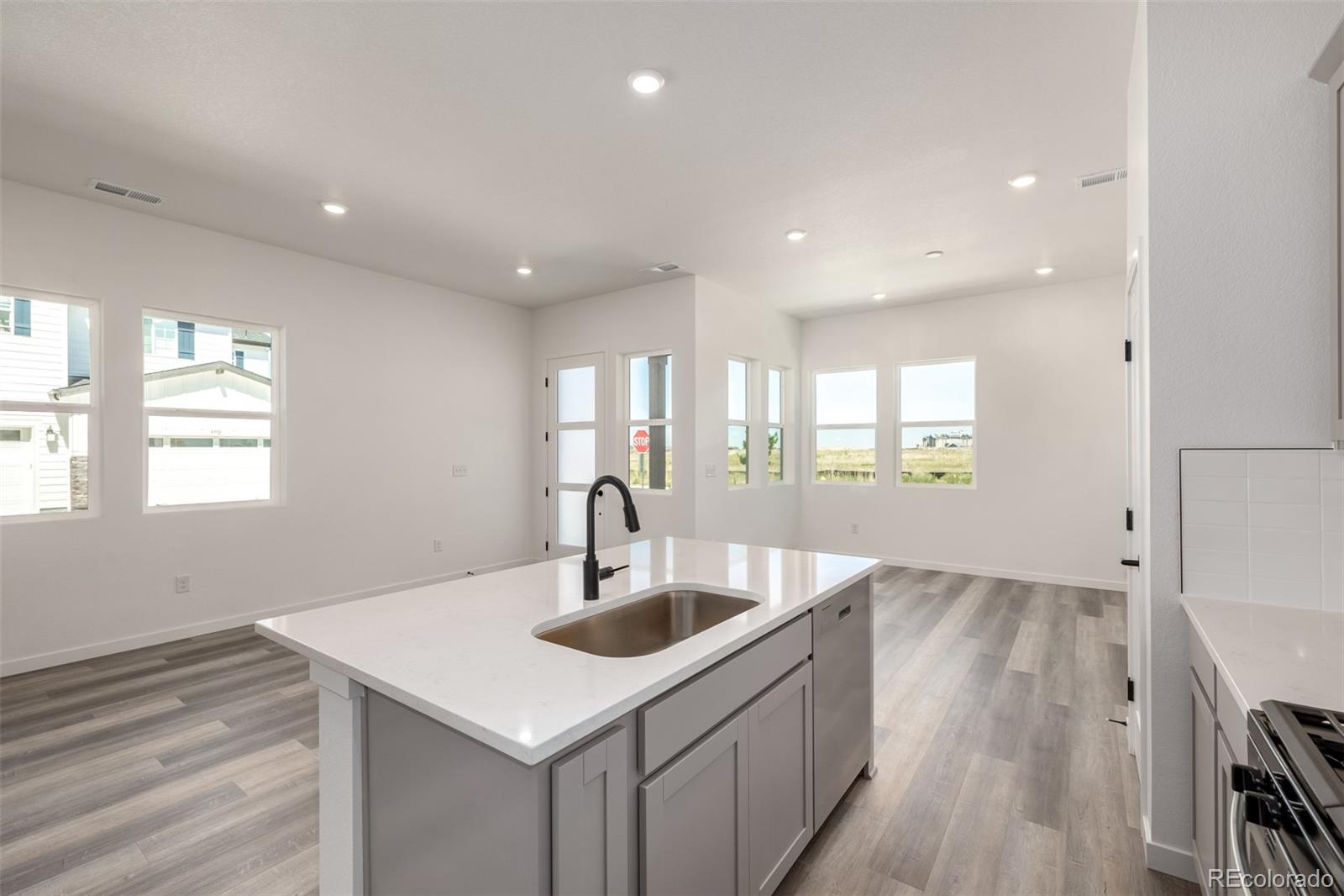 MLS Image #3 for 20500 e 58th avenue,aurora, Colorado