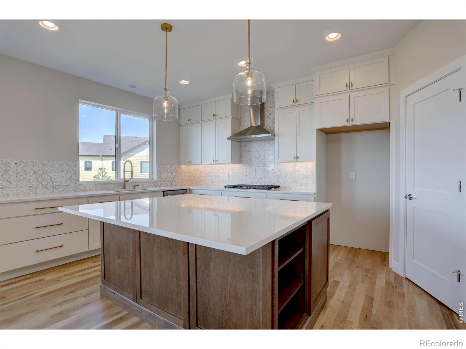MLS Image #14 for 936  larkspur lane,louisville, Colorado