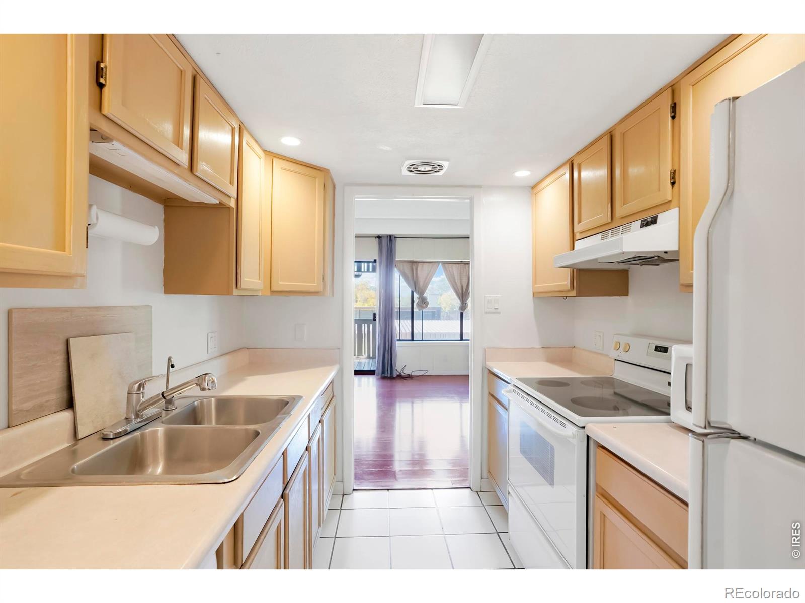 MLS Image #10 for 2525 s dayton way 2105,denver, Colorado