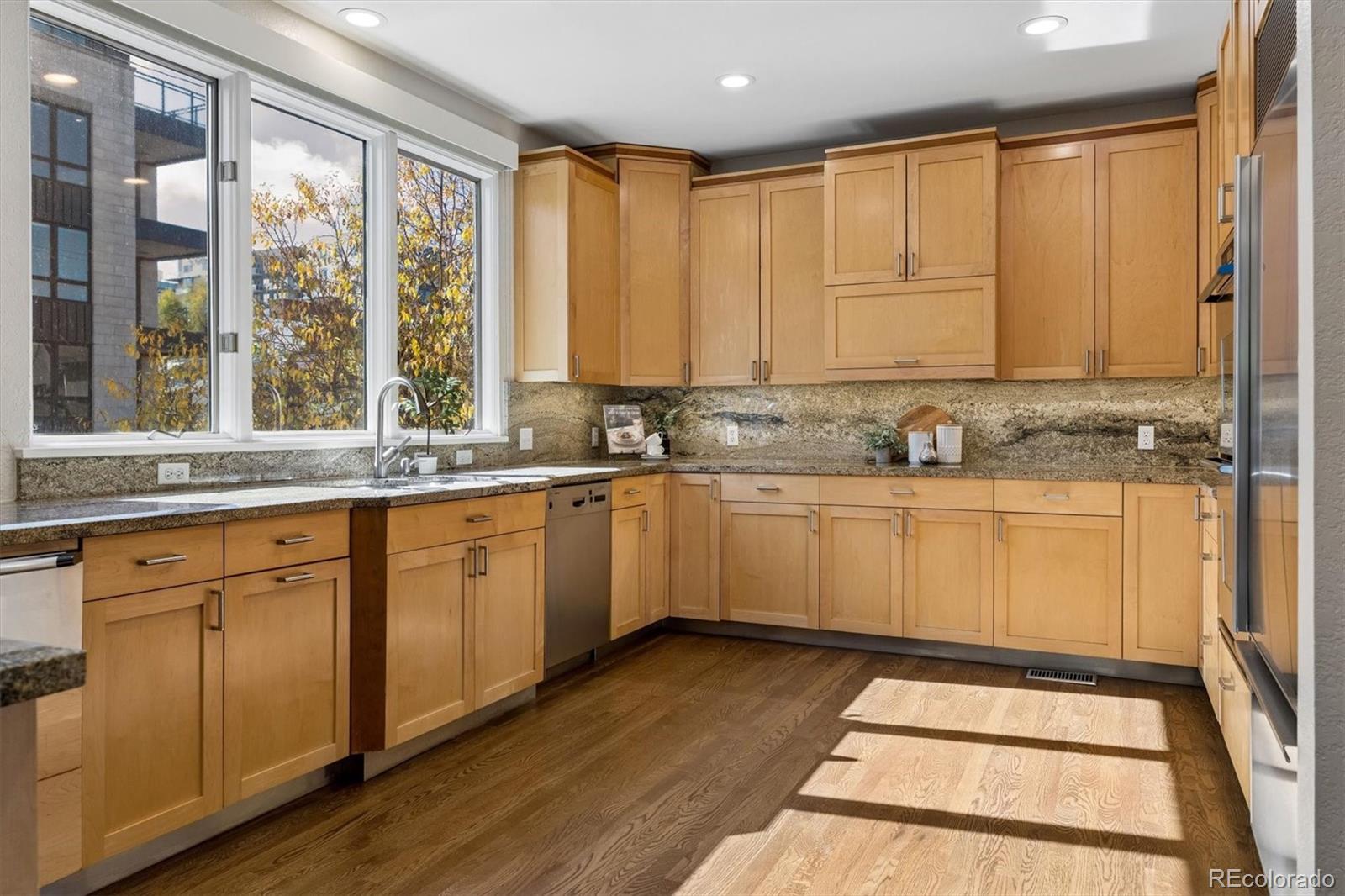 MLS Image #10 for 201  cook street,denver, Colorado